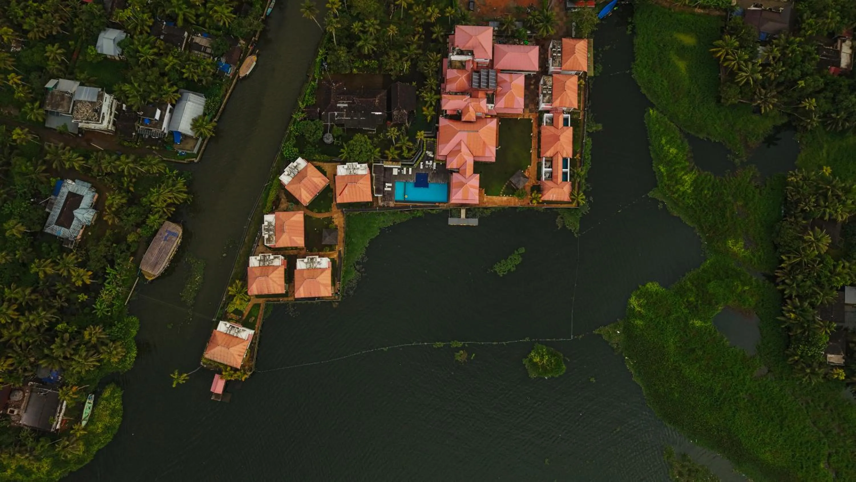 Property building in Alaya Stays Paloma Backwater Resort