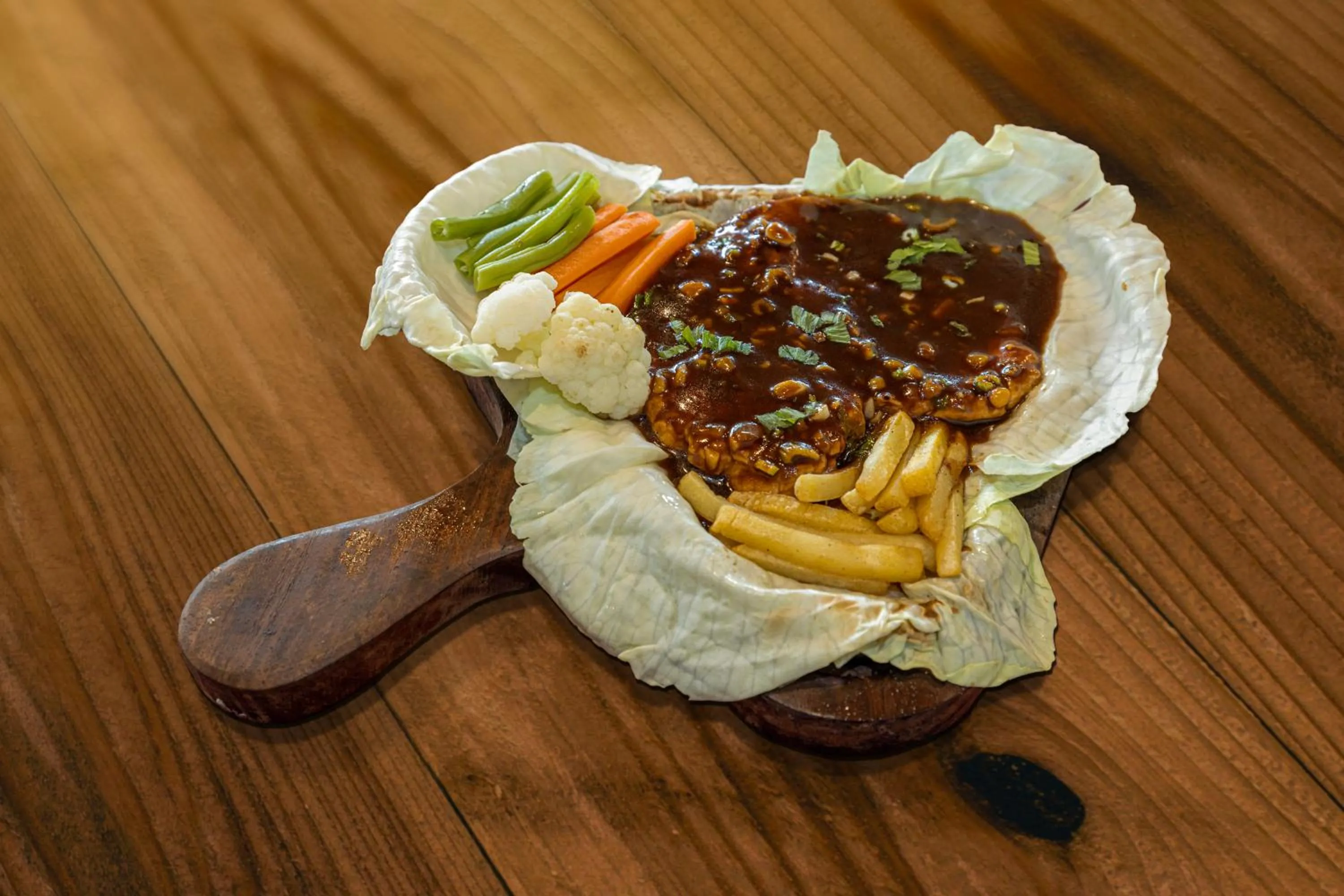 Restaurant/places to eat in Alaya Stays Paloma Backwater Resort