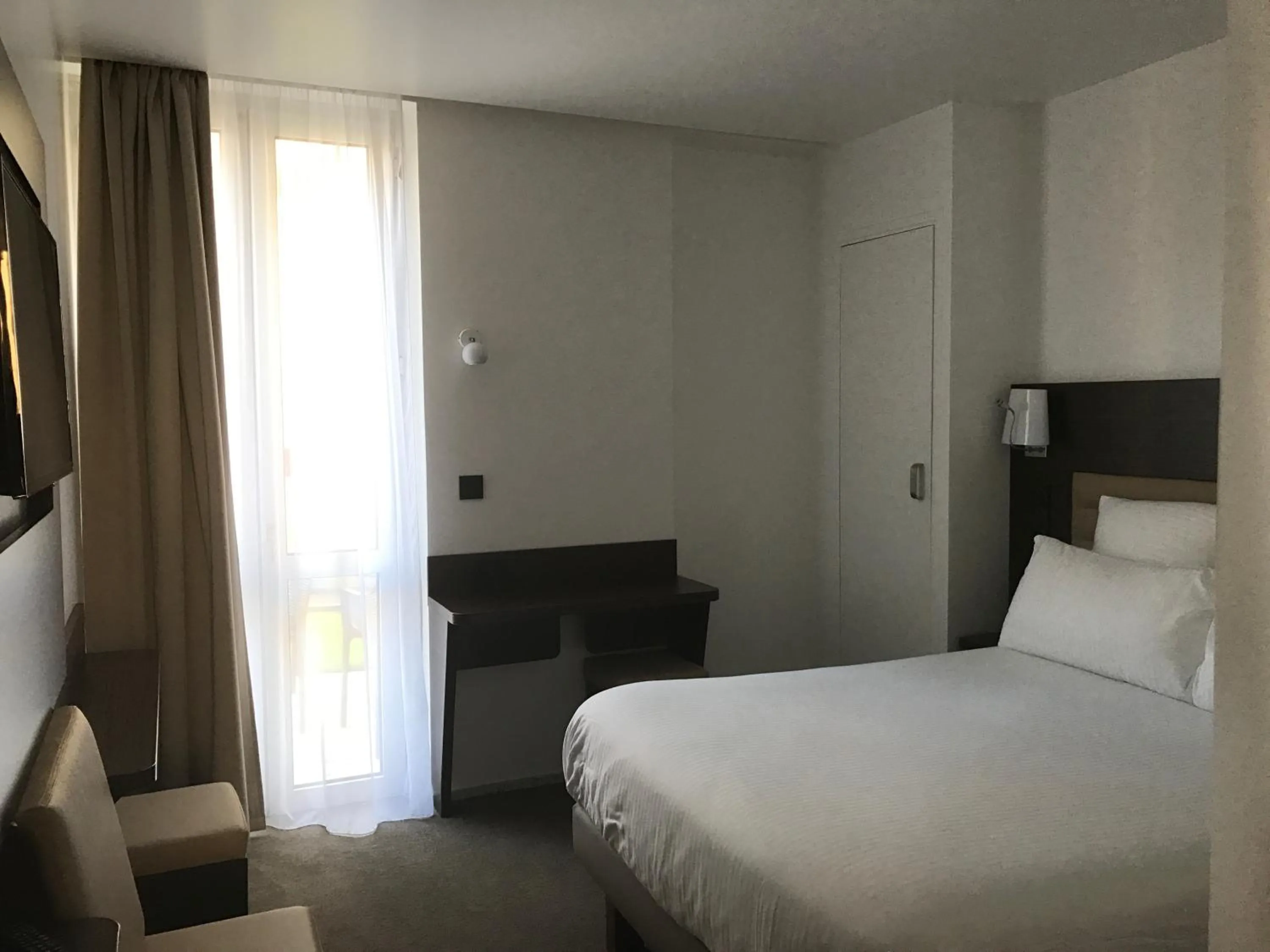 Bed in Hôtel & Appartements Monsigny