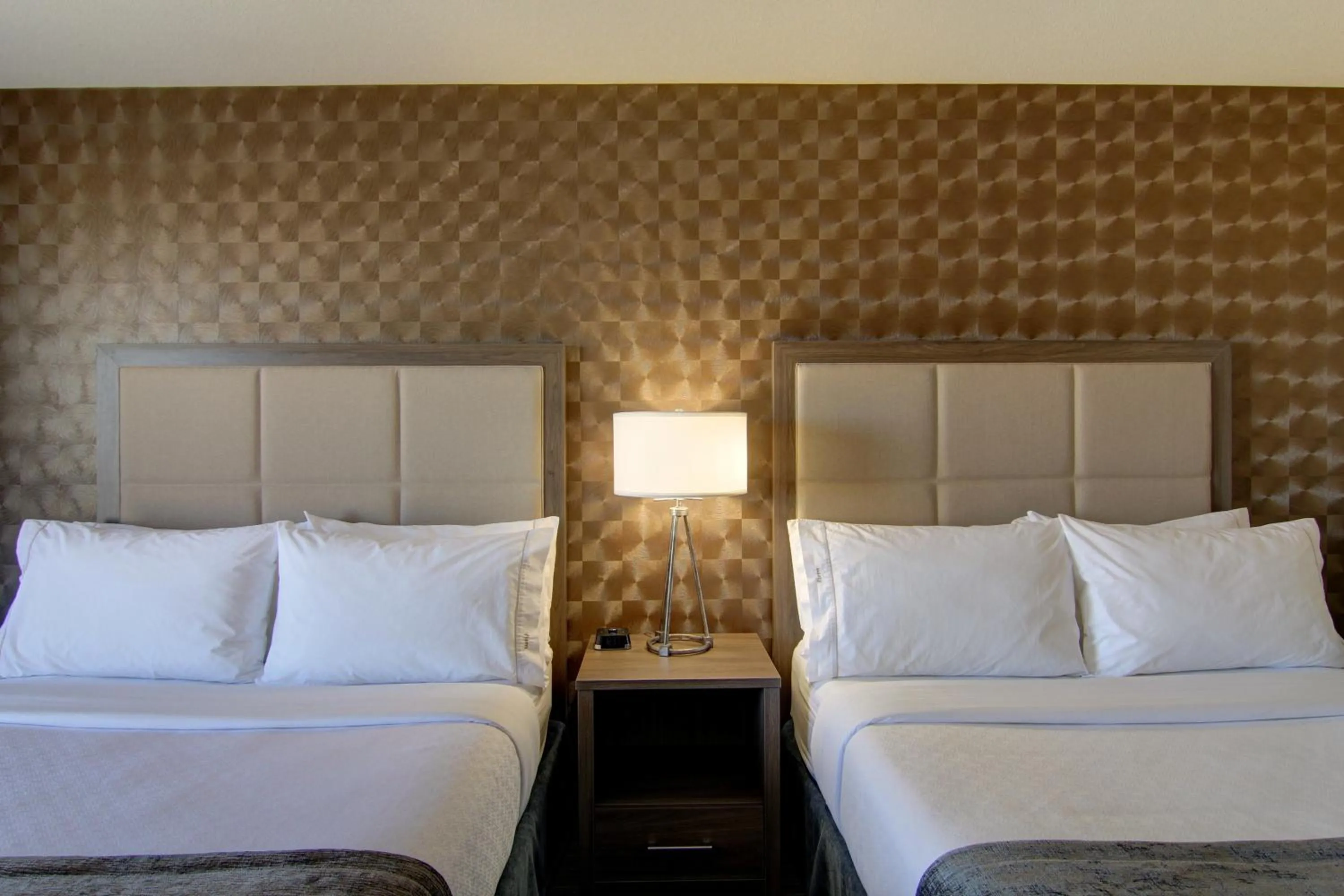 Bedroom, Bed in Canalta Kindersley