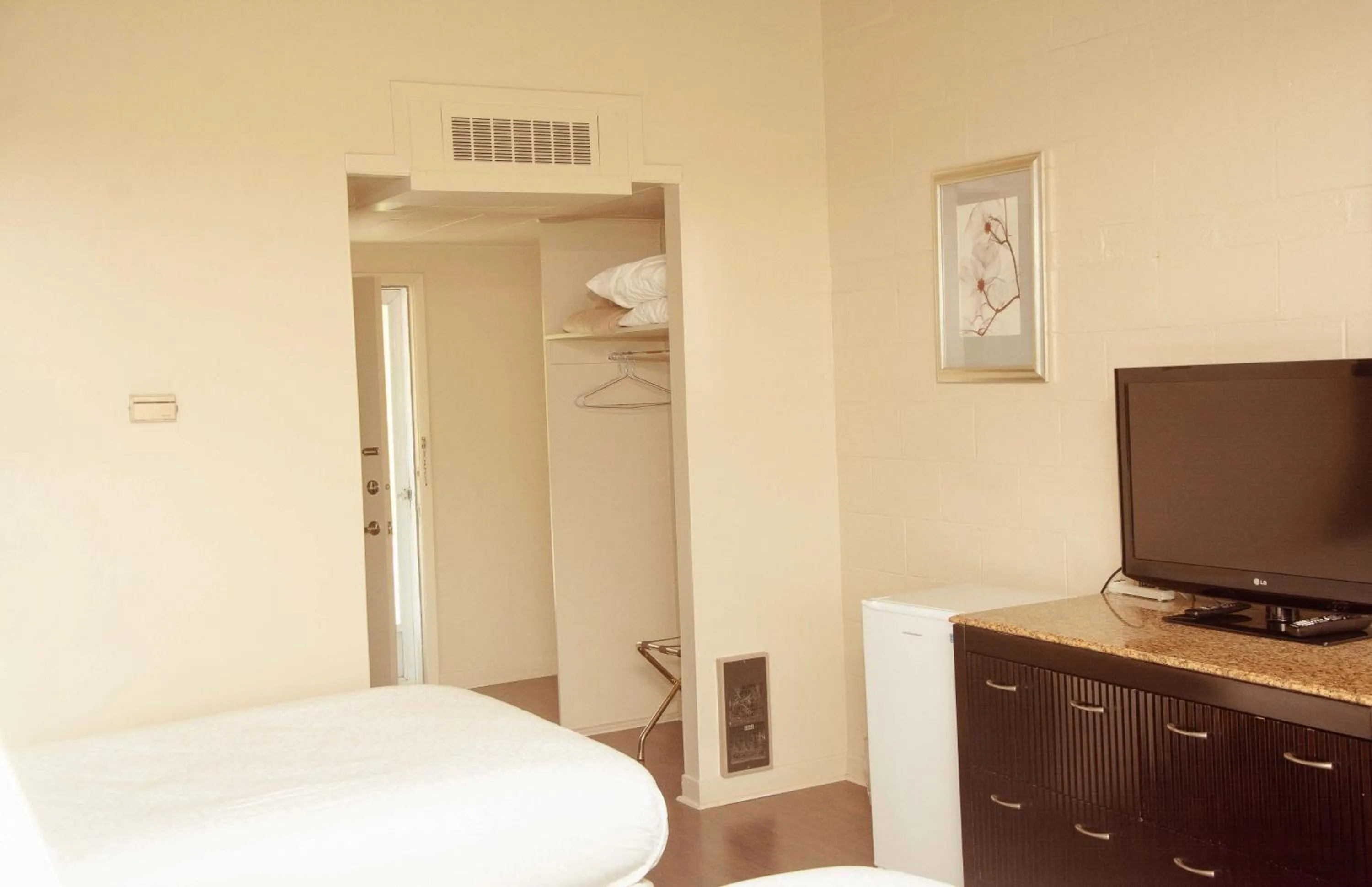 Facade/entrance, Bed in Travels Inn Victoria County