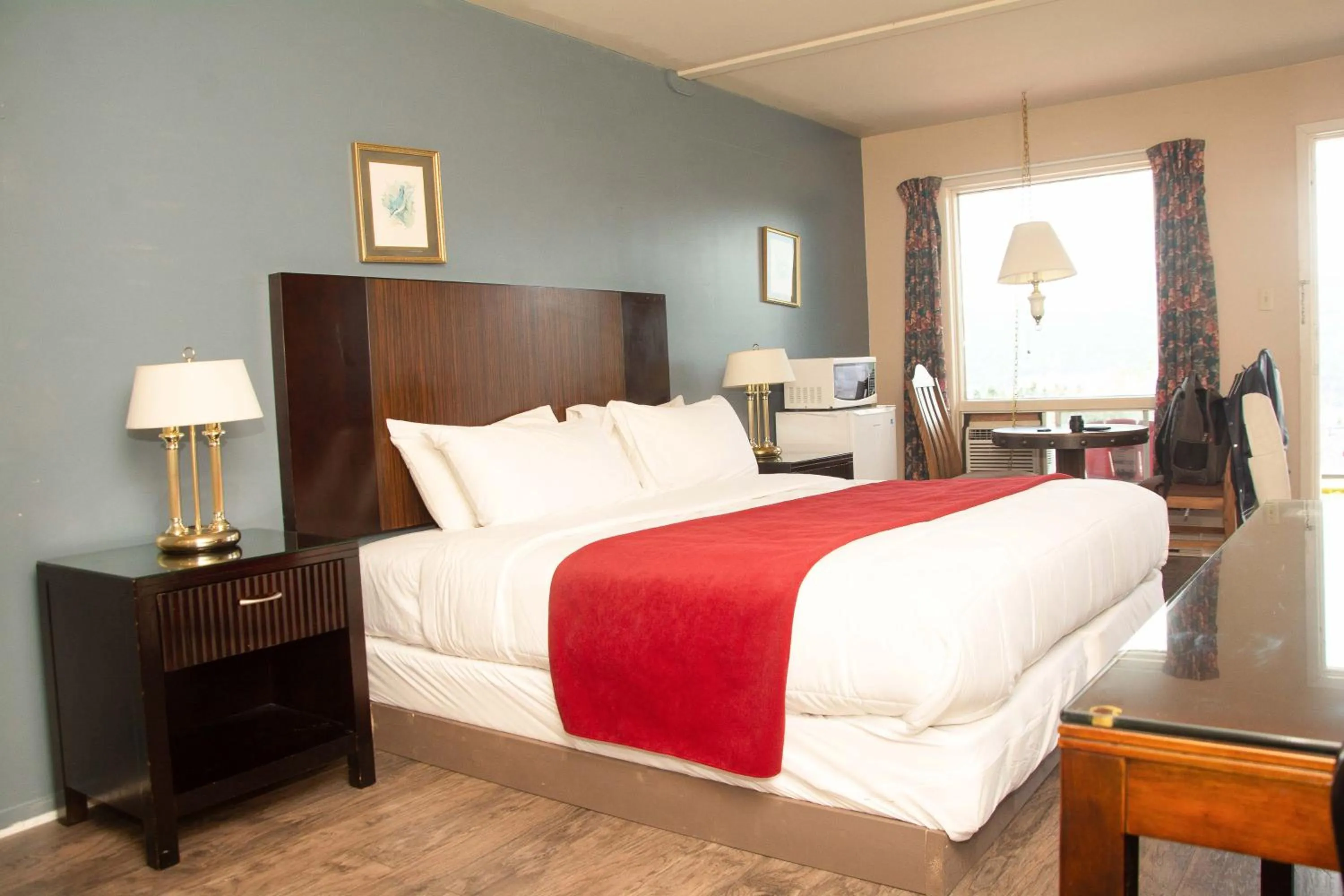 Photo of the whole room, Bed in Travels Inn Victoria County