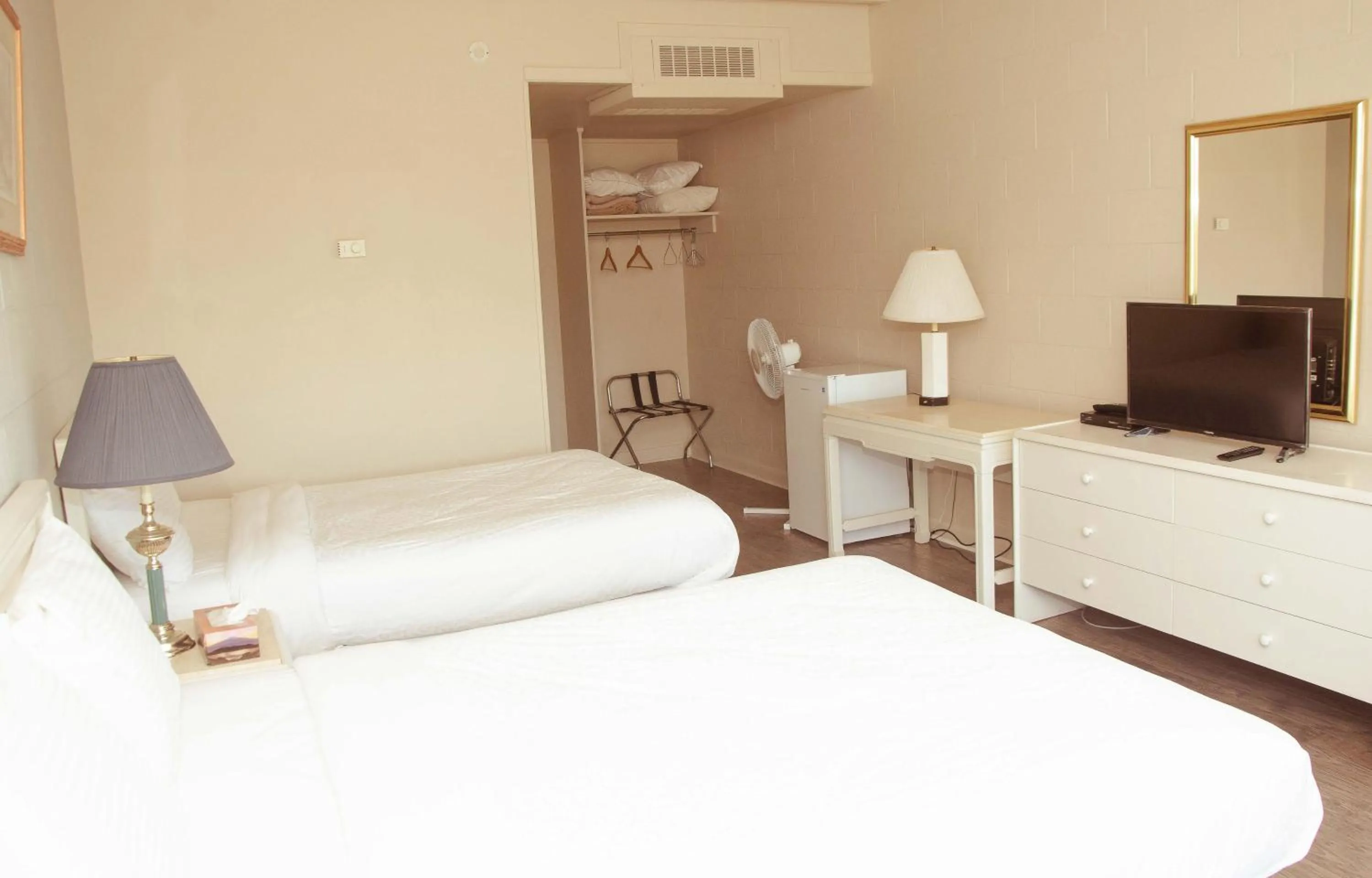 Photo of the whole room, Bed in Travels Inn Victoria County
