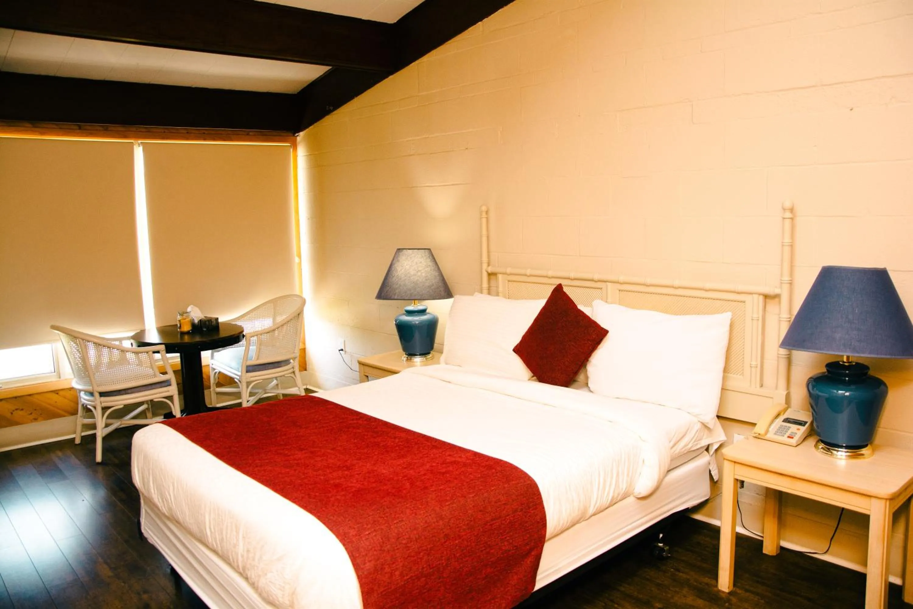 Photo of the whole room, Bed in Travels Inn Victoria County