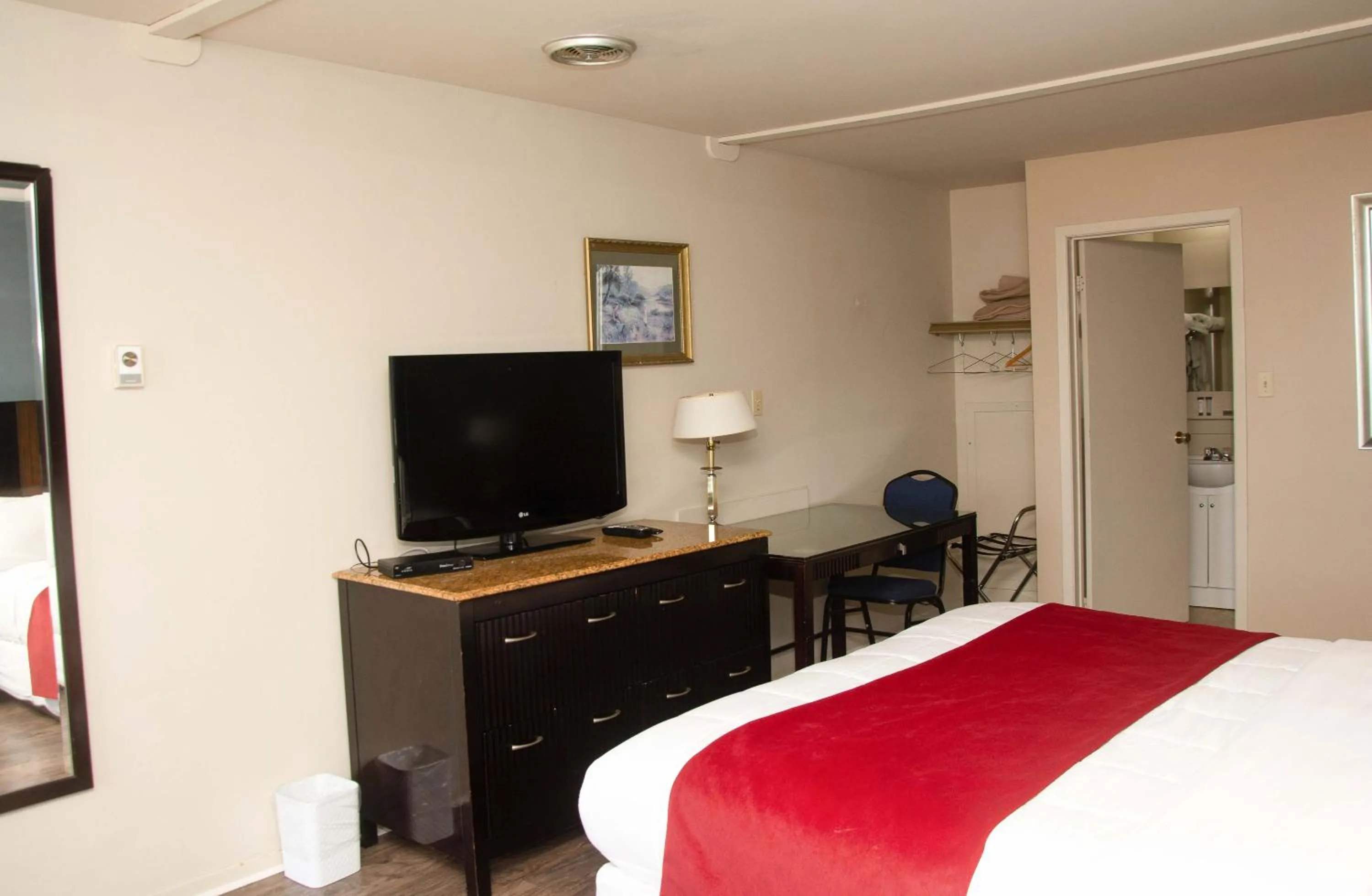 TV and multimedia, Bed in Travels Inn Victoria County