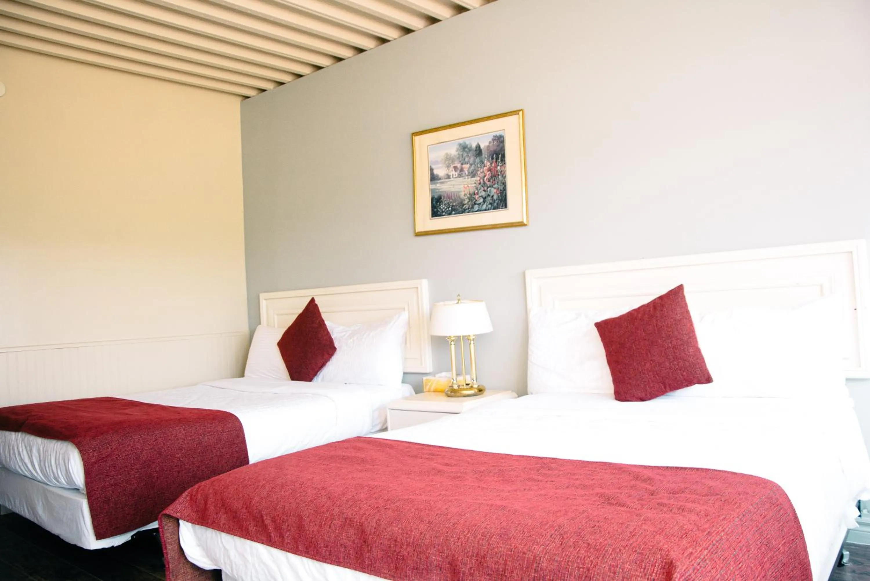 Photo of the whole room, Bed in Travels Inn Victoria County