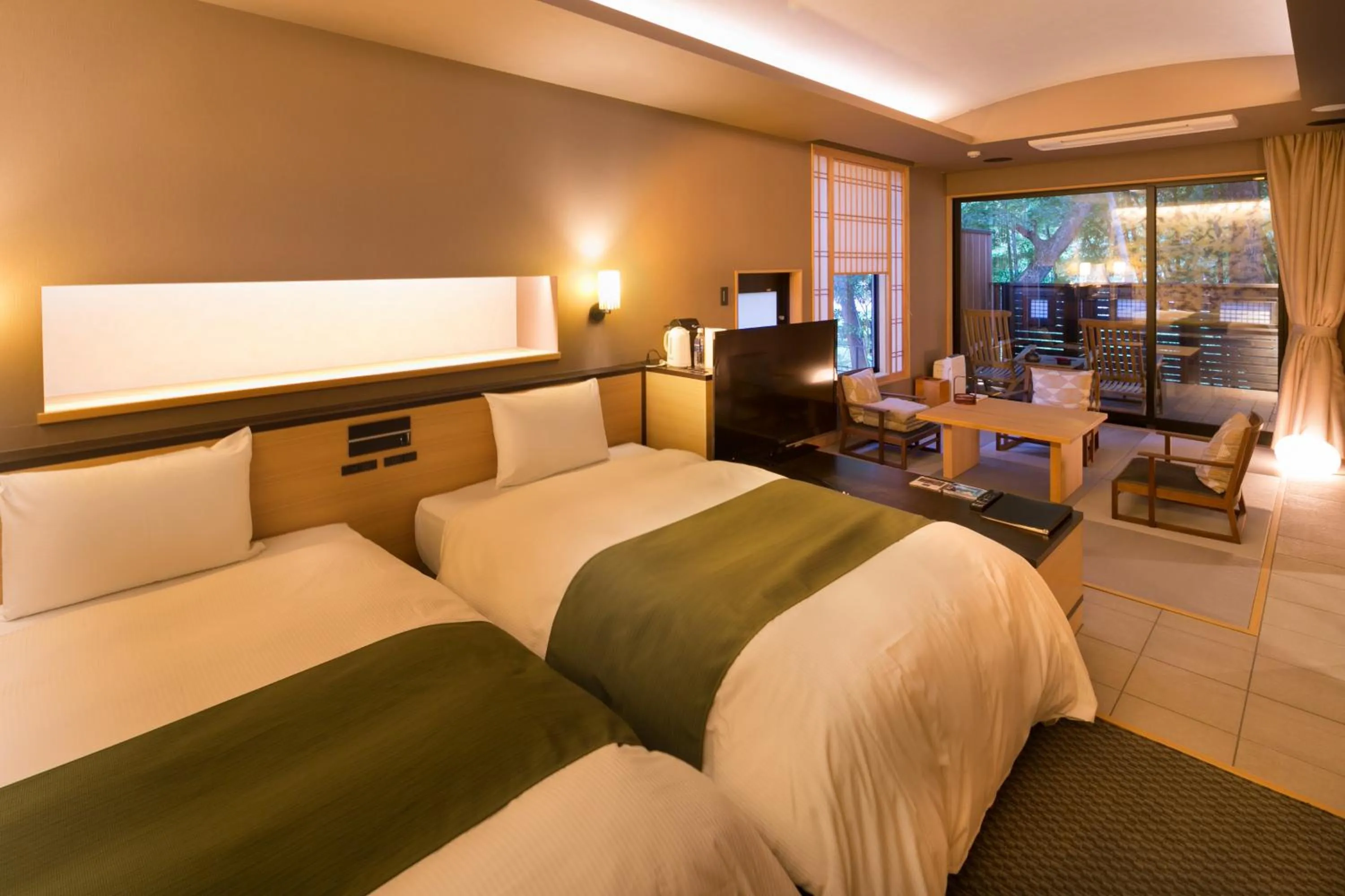 Photo of the whole room, Bed in Ufufu