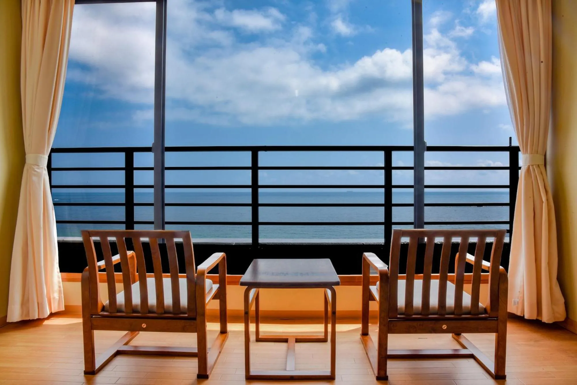 Sea view in Hamanomiyabitei Ichii