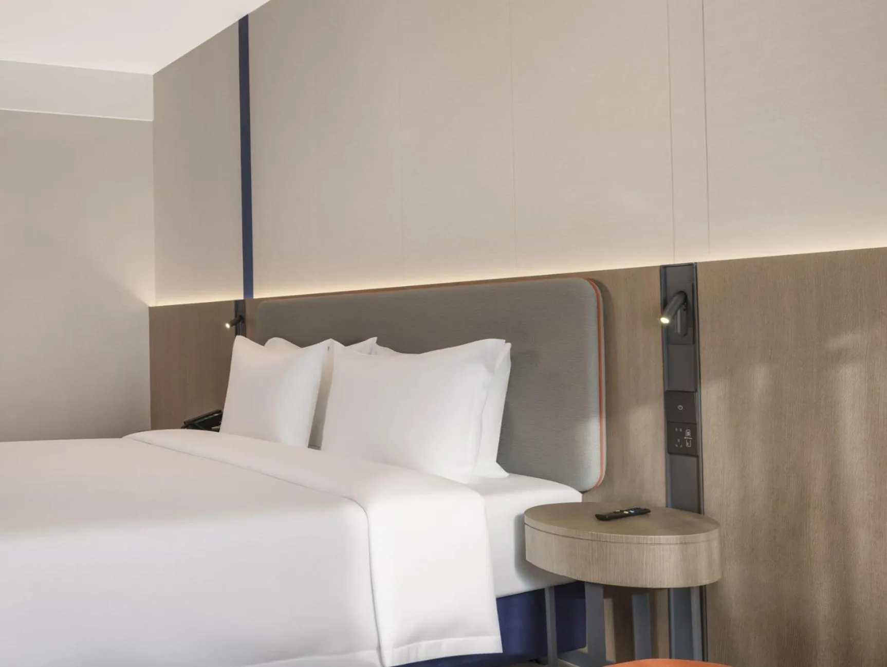 Photo of the whole room, Bed in Holiday Inn Express Aksu by IHG