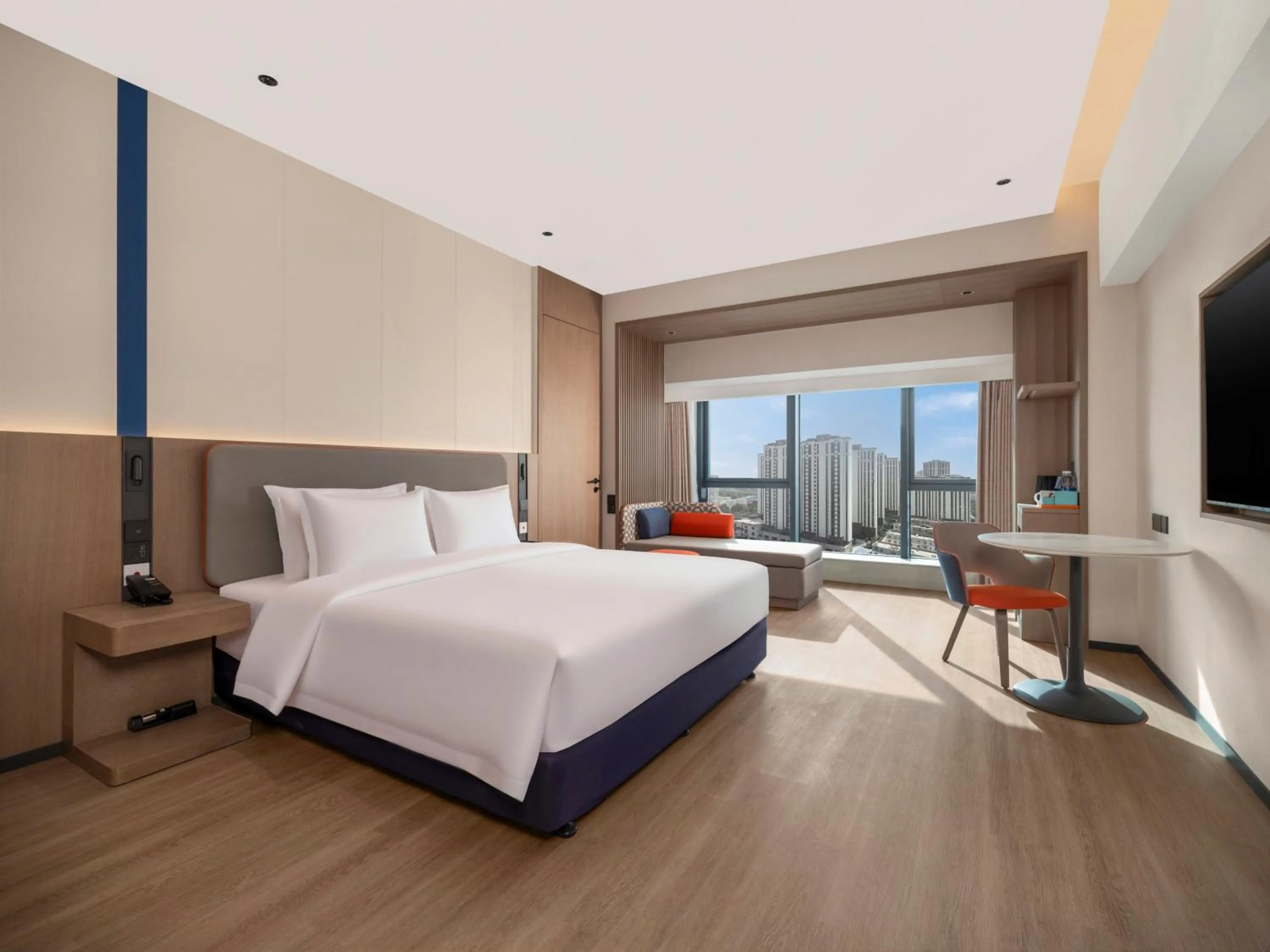 Photo of the whole room, Bed in Holiday Inn Express Aksu by IHG