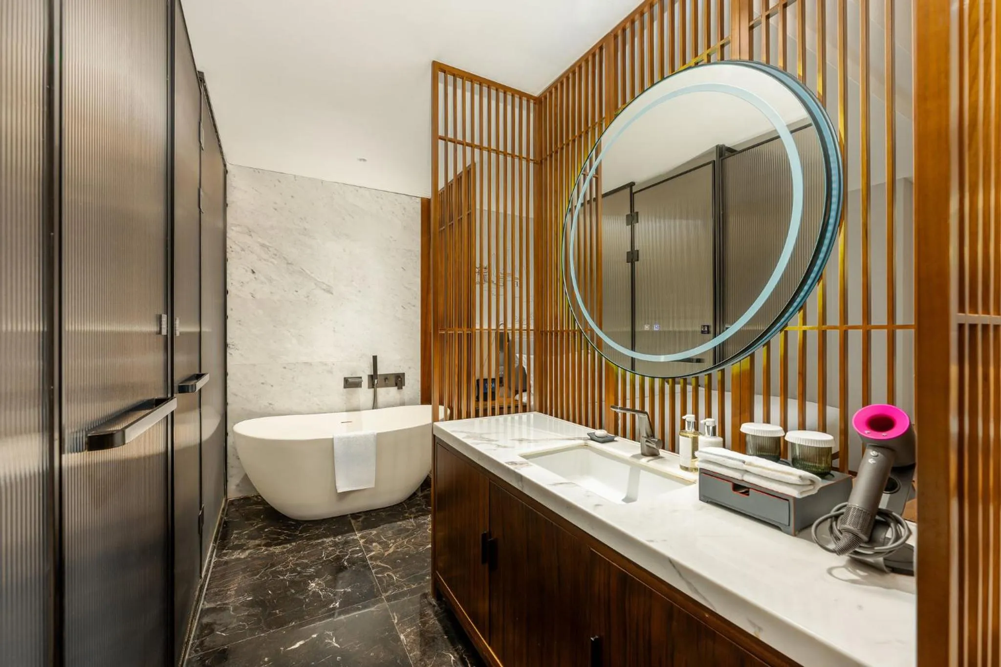 Bedroom in Holiday Inn Hangzhou West Lake by IHG