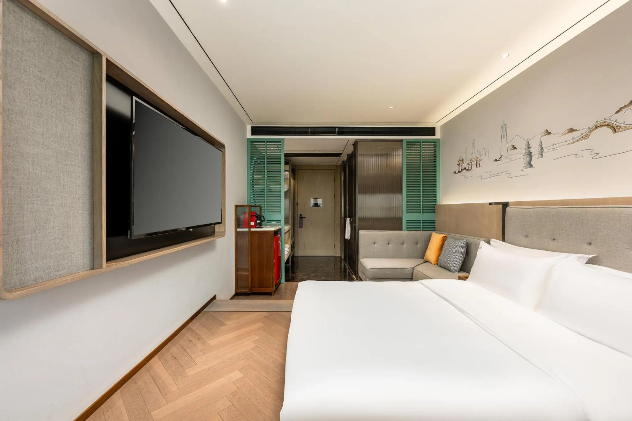 Photo of the whole room, Bed in Holiday Inn Hangzhou West Lake by IHG