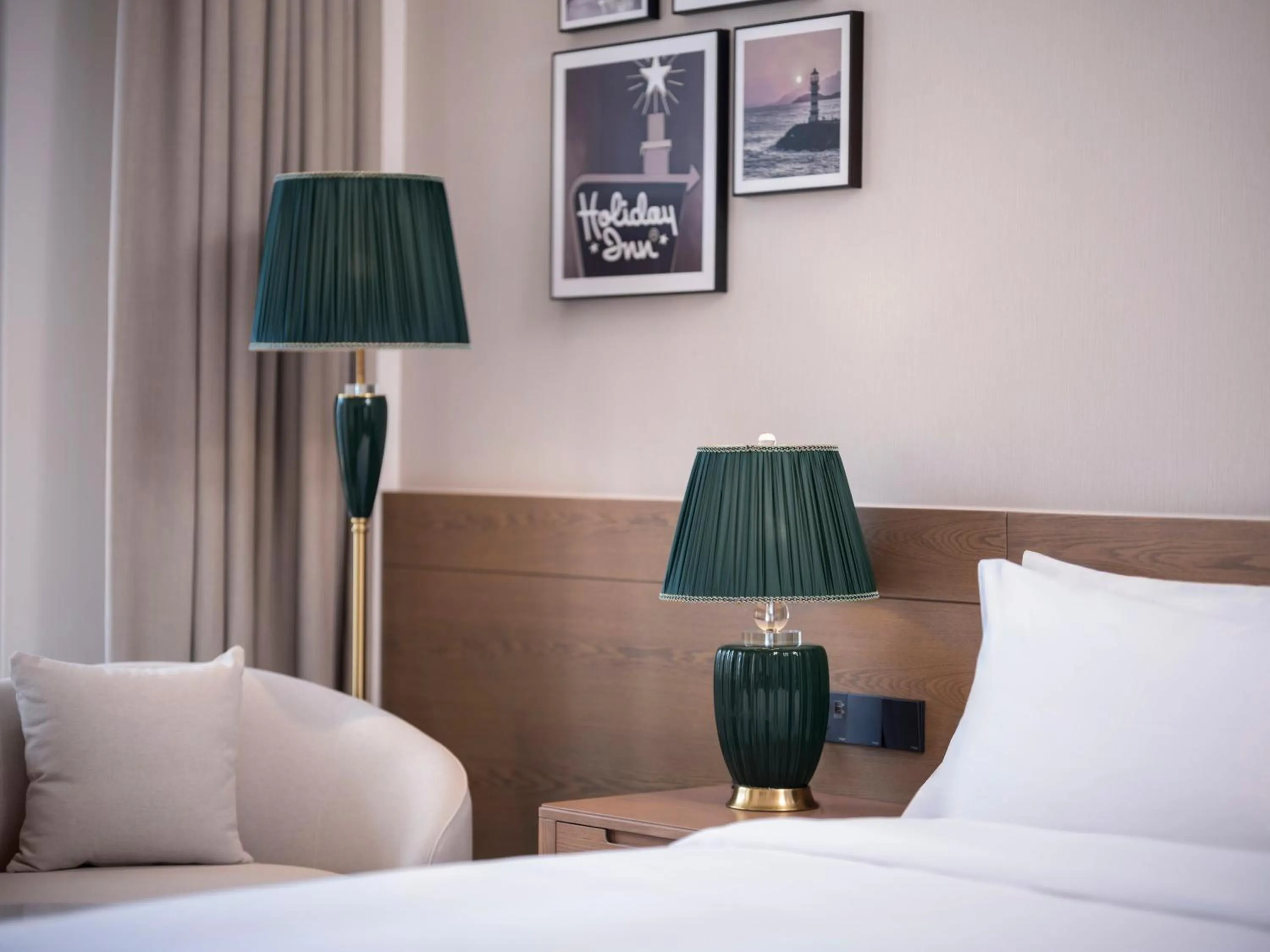 Photo of the whole room, Bed in Holiday Inn Resort Wanning Shenzhou Peninsula by IHG