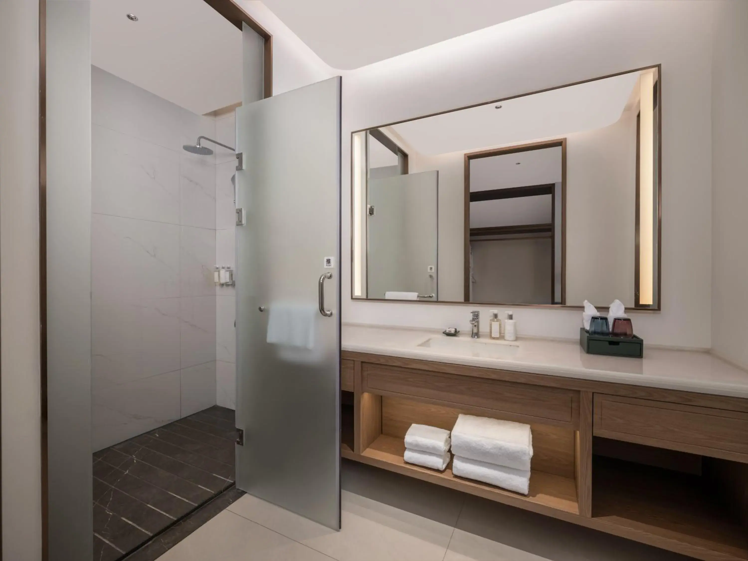 Standard King Room with Sea View and Kids Theme in Holiday Inn Resort Wanning Shenzhou Peninsula by IHG Standard King Room with Sea View and Kids Theme in Holiday Inn Resort Wanning Shenzhou Peninsula by IHG