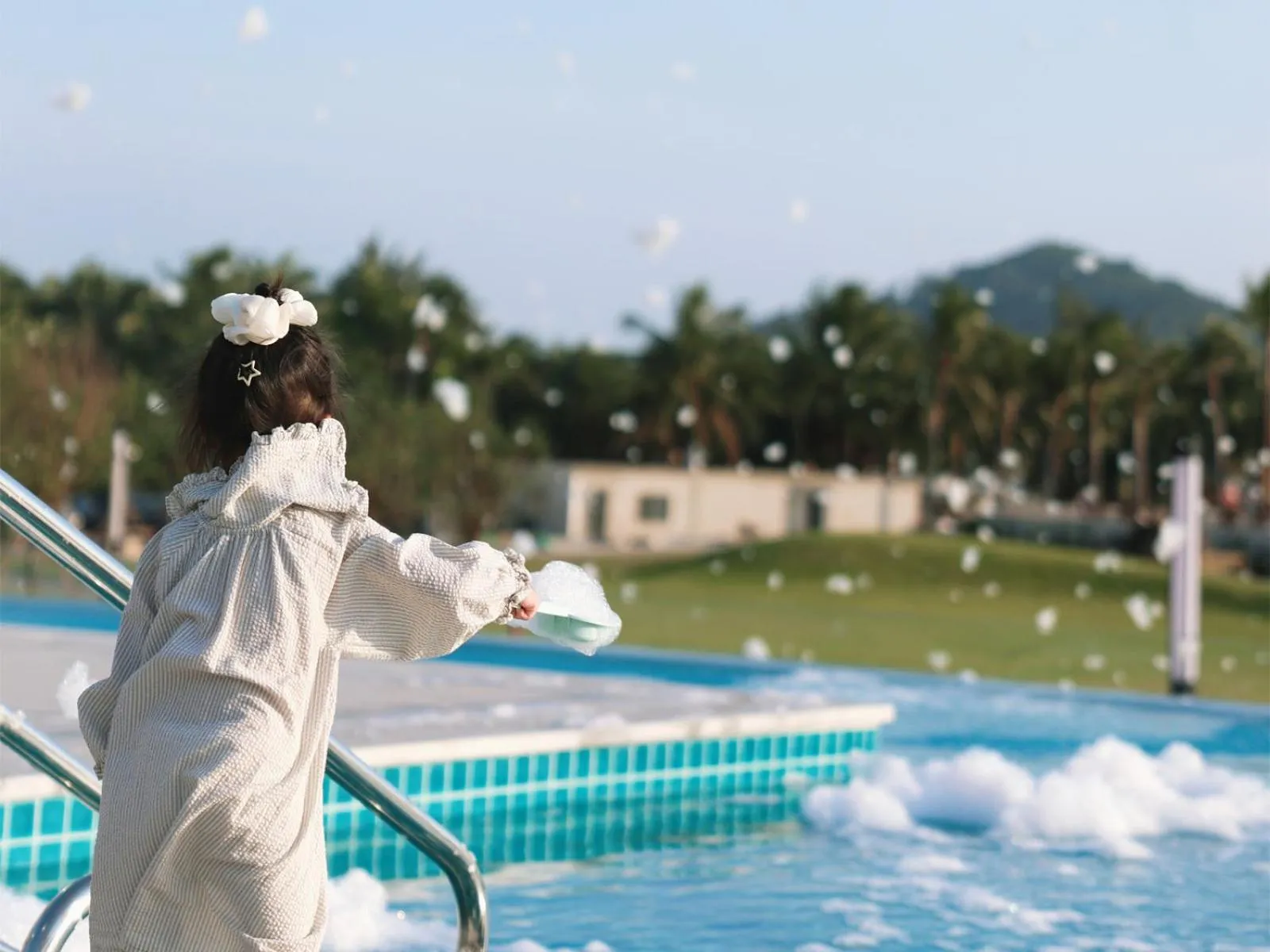 Swimming pool in Holiday Inn Resort Wanning Shenzhou Peninsula by IHG