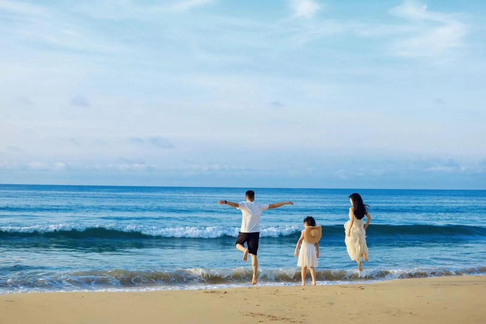 Beach in Holiday Inn Resort Wanning Shenzhou Peninsula by IHG