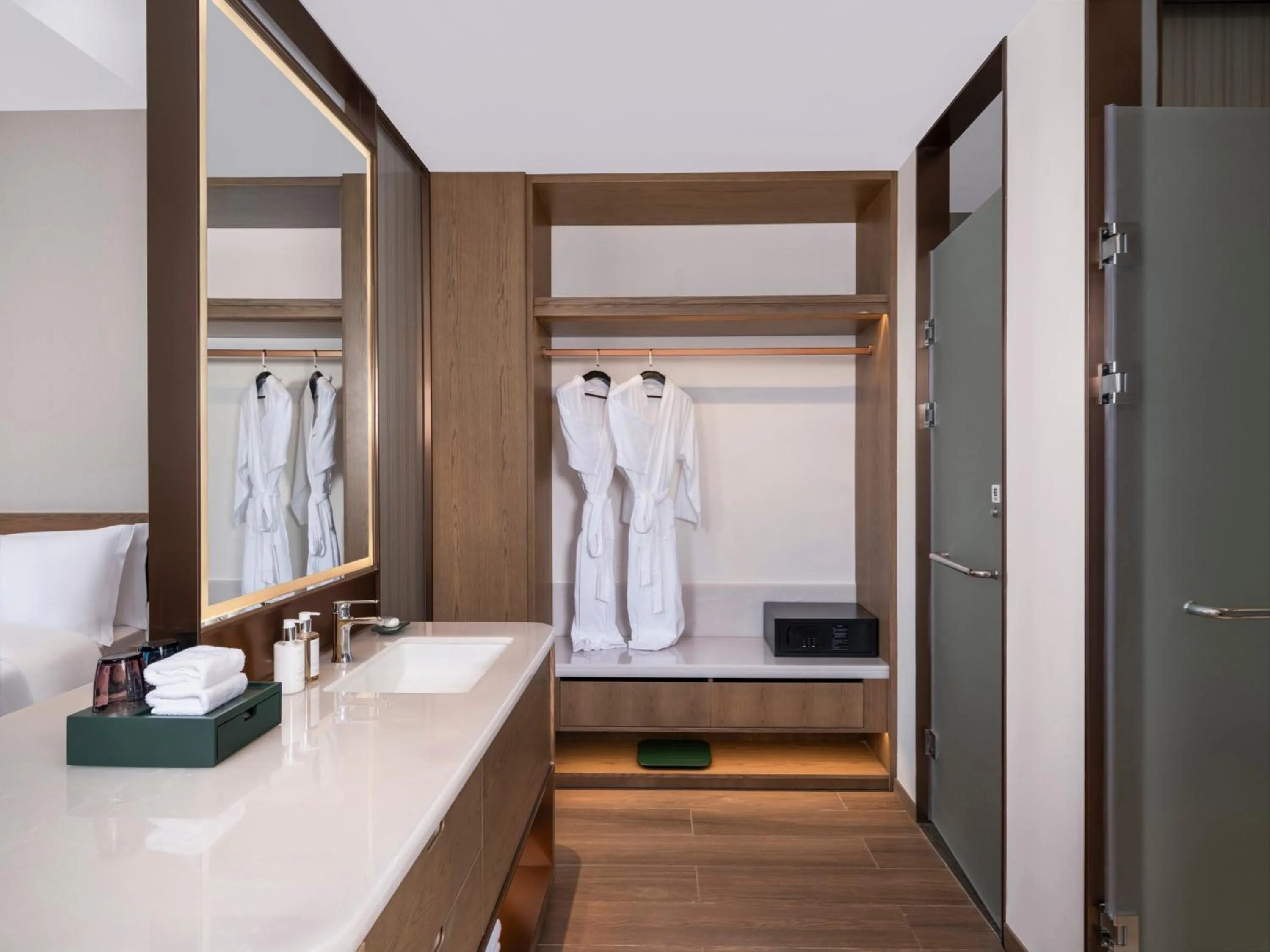 Photo of the whole room in Holiday Inn Resort Wanning Shenzhou Peninsula by IHG