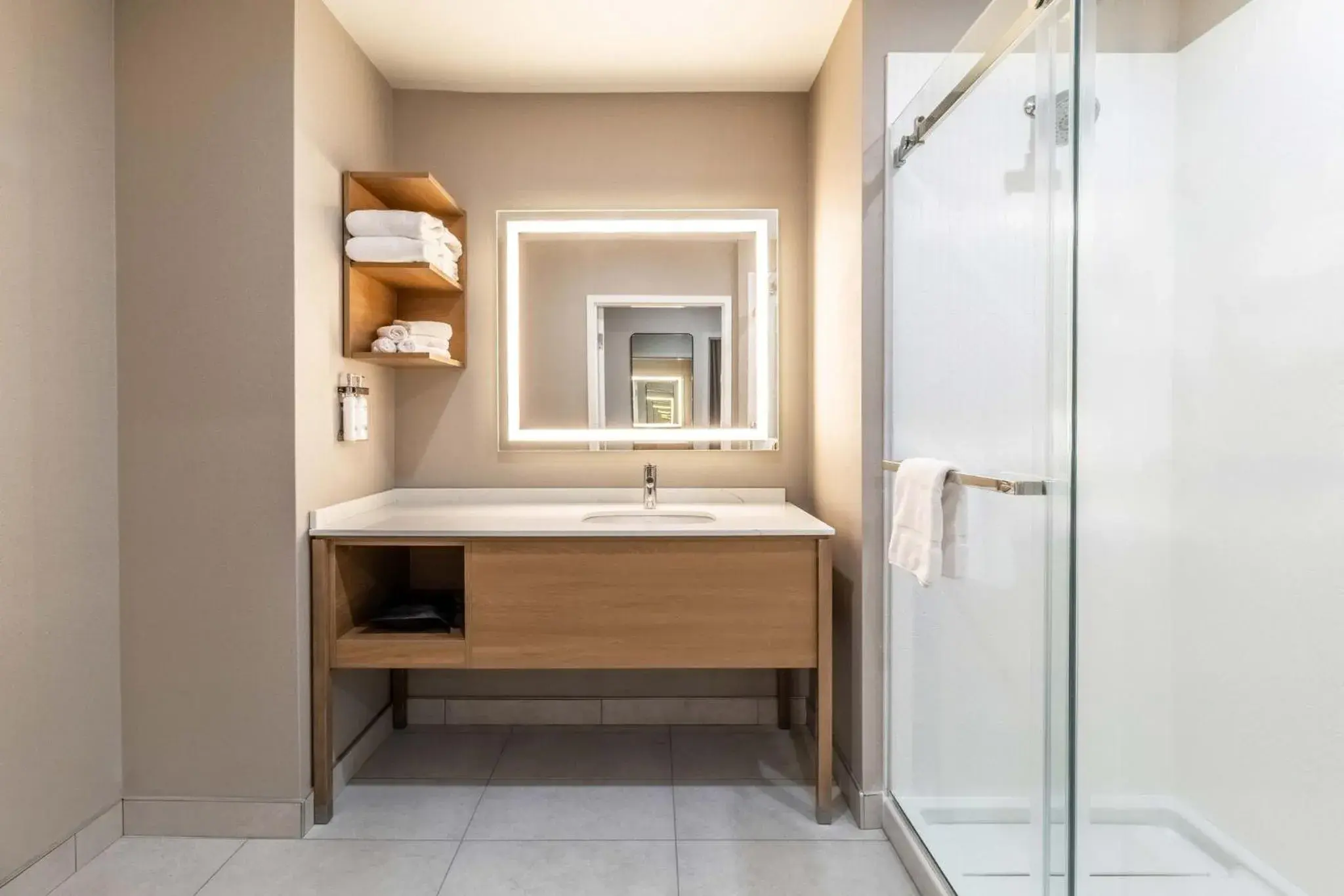 One-Bedroom Twin Suite - single occupancy in Staybridge Suites Halifax - Dartmouth by IHG One-Bedroom Twin Suite - single occupancy in Staybridge Suites Halifax - Dartmouth by IHG