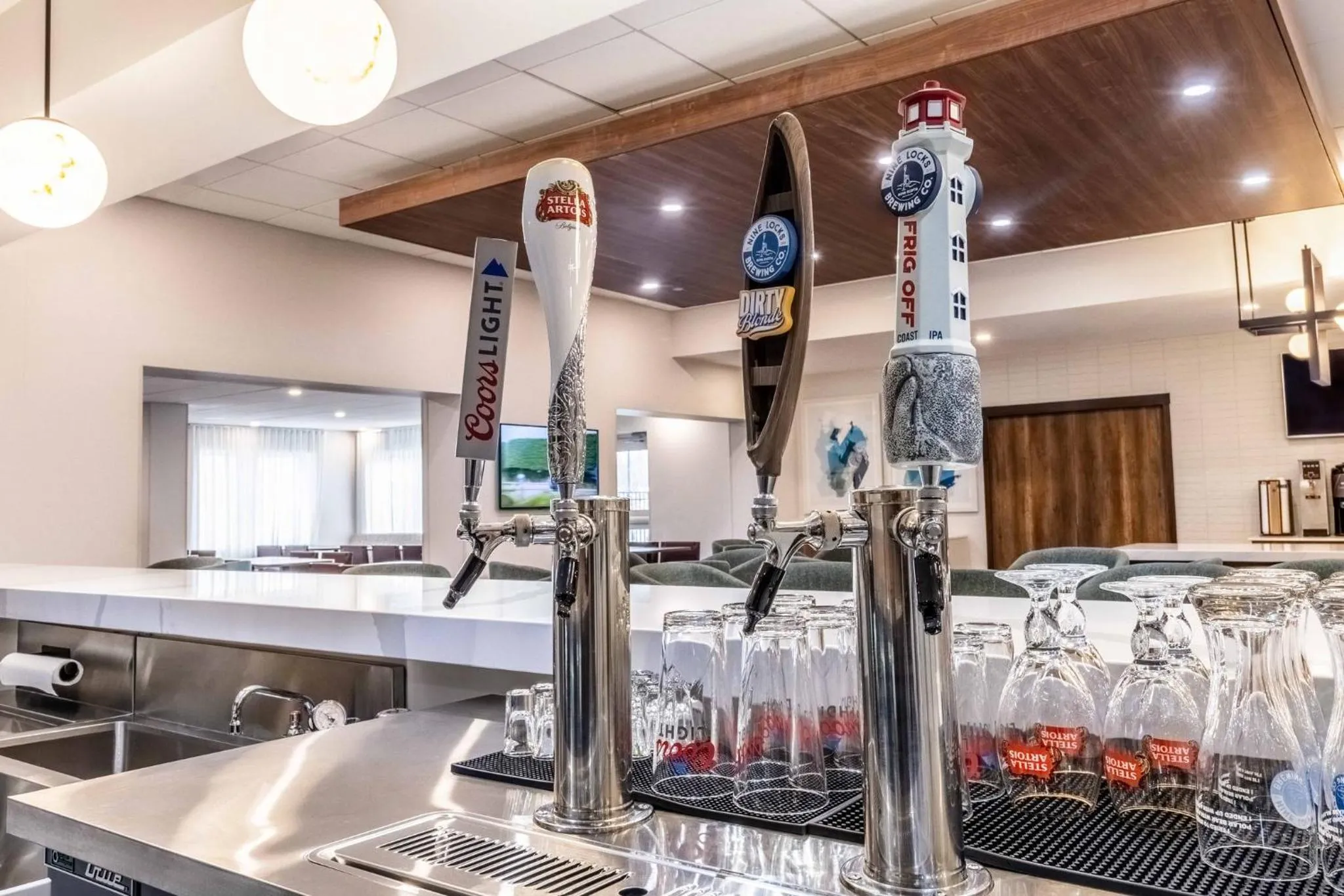 Lounge or bar in Staybridge Suites Halifax - Dartmouth by IHG