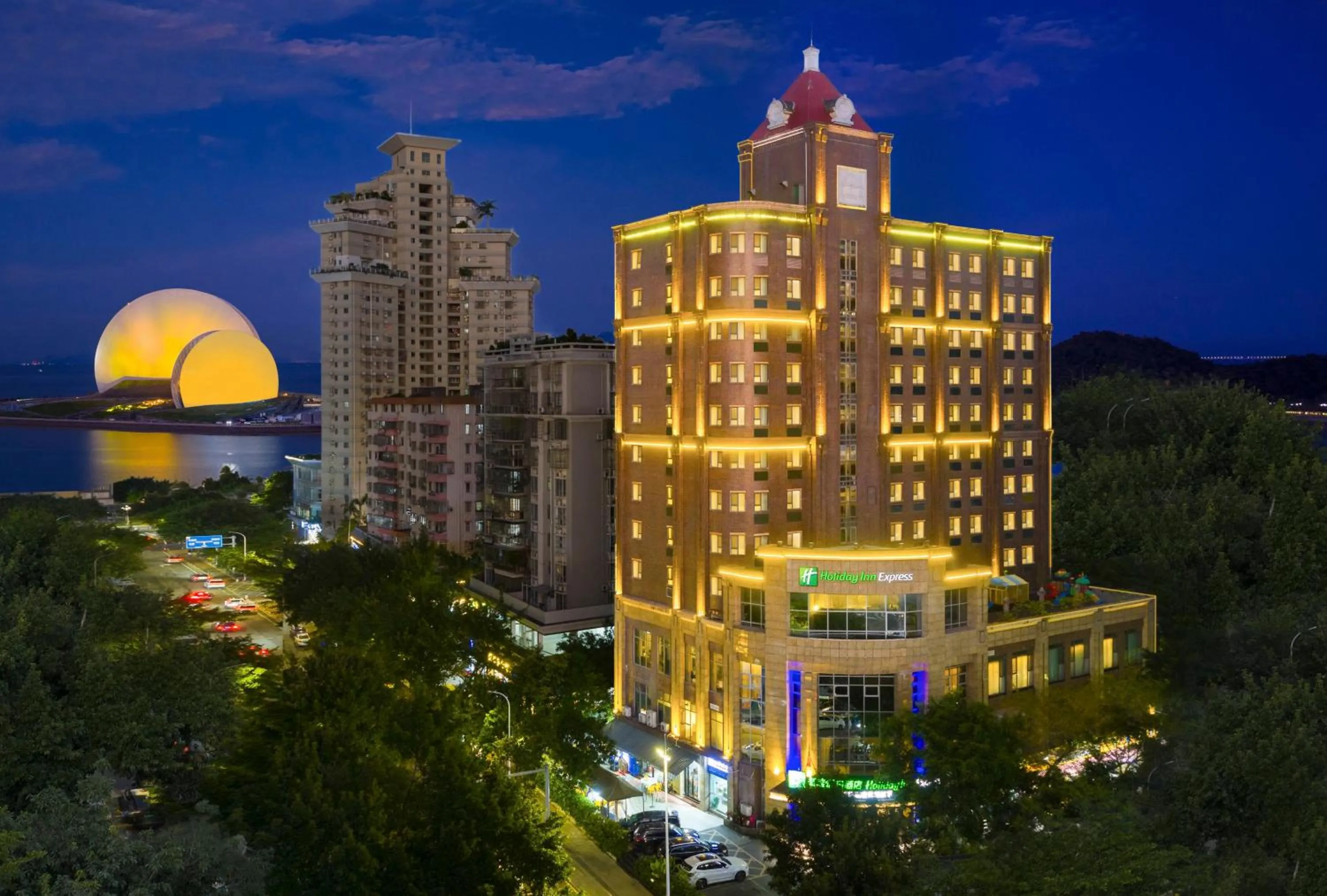 Property building in Holiday Inn Express Zhuhai Grand Theater by IHG