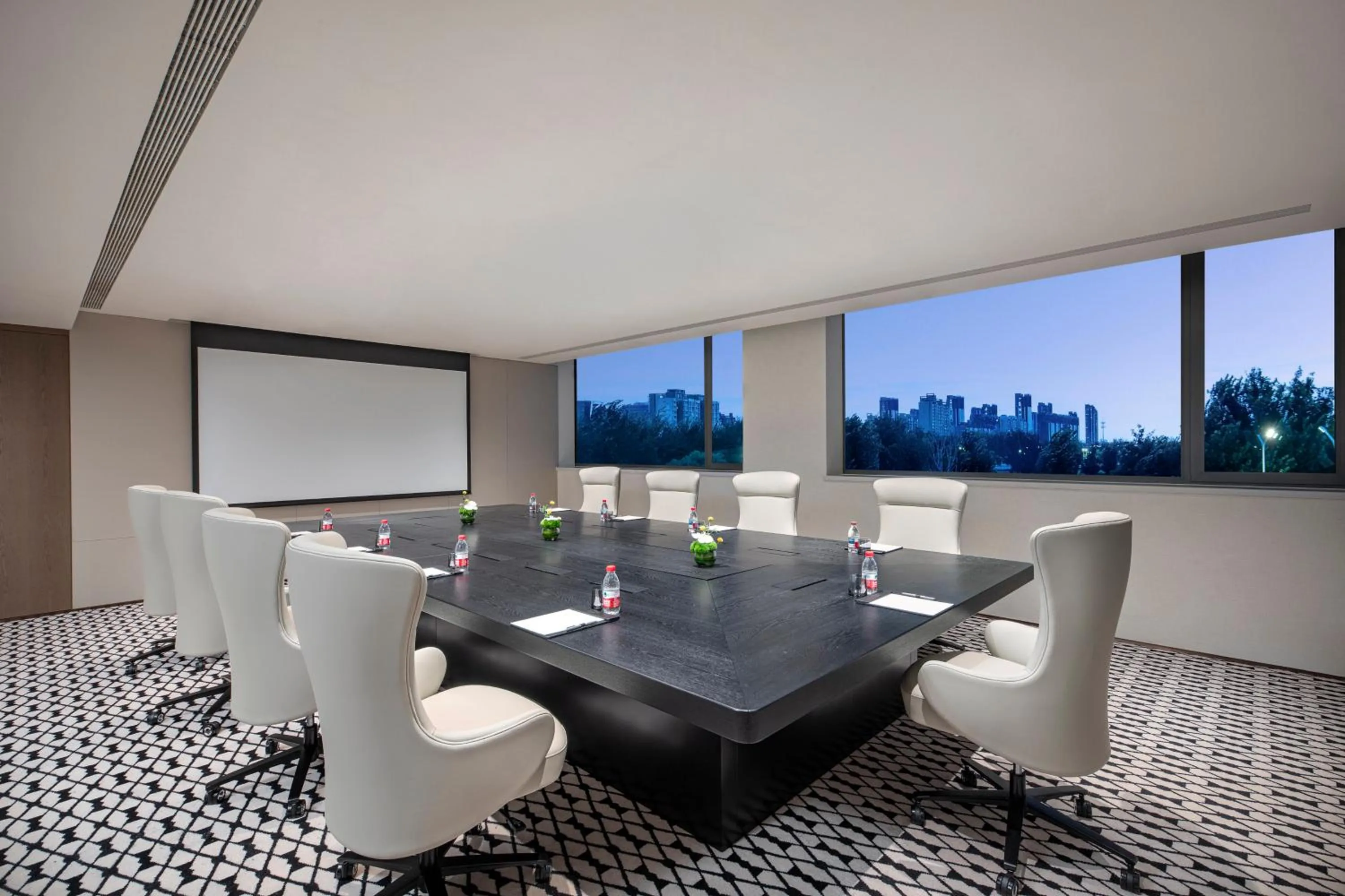 Meeting/conference room in Crowne Plaza Beijing Tongzhou