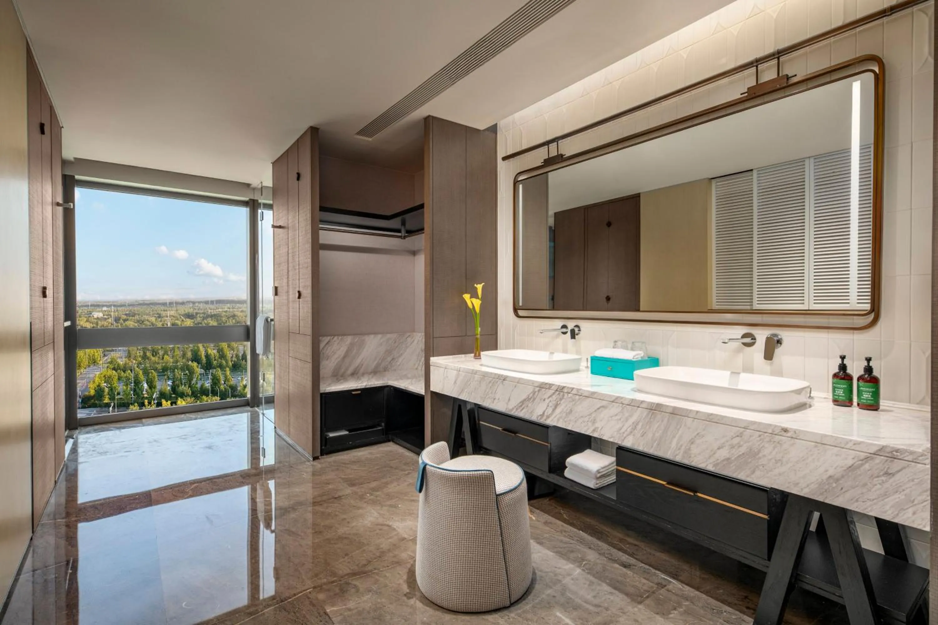 Photo of the whole room in Crowne Plaza Beijing Tongzhou