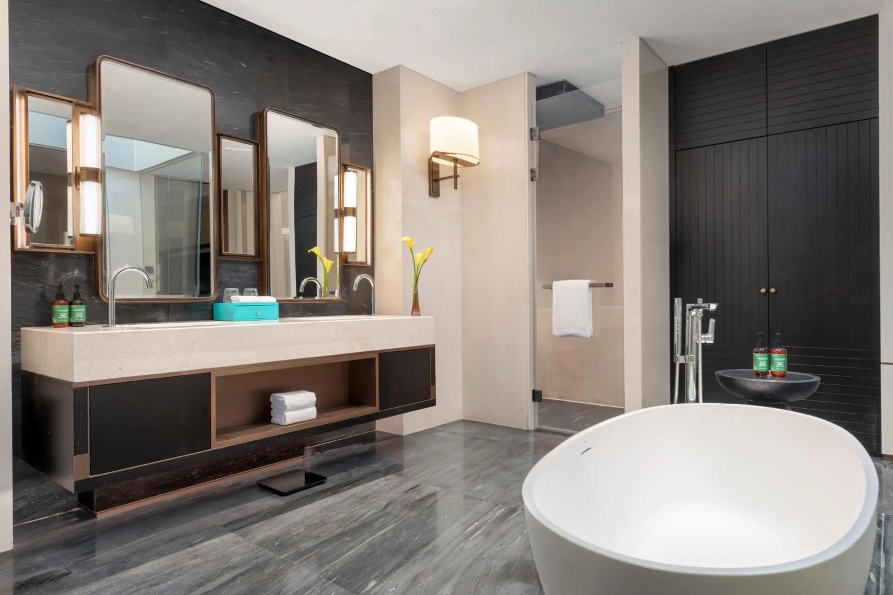 Photo of the whole room in Crowne Plaza Beijing Tongzhou