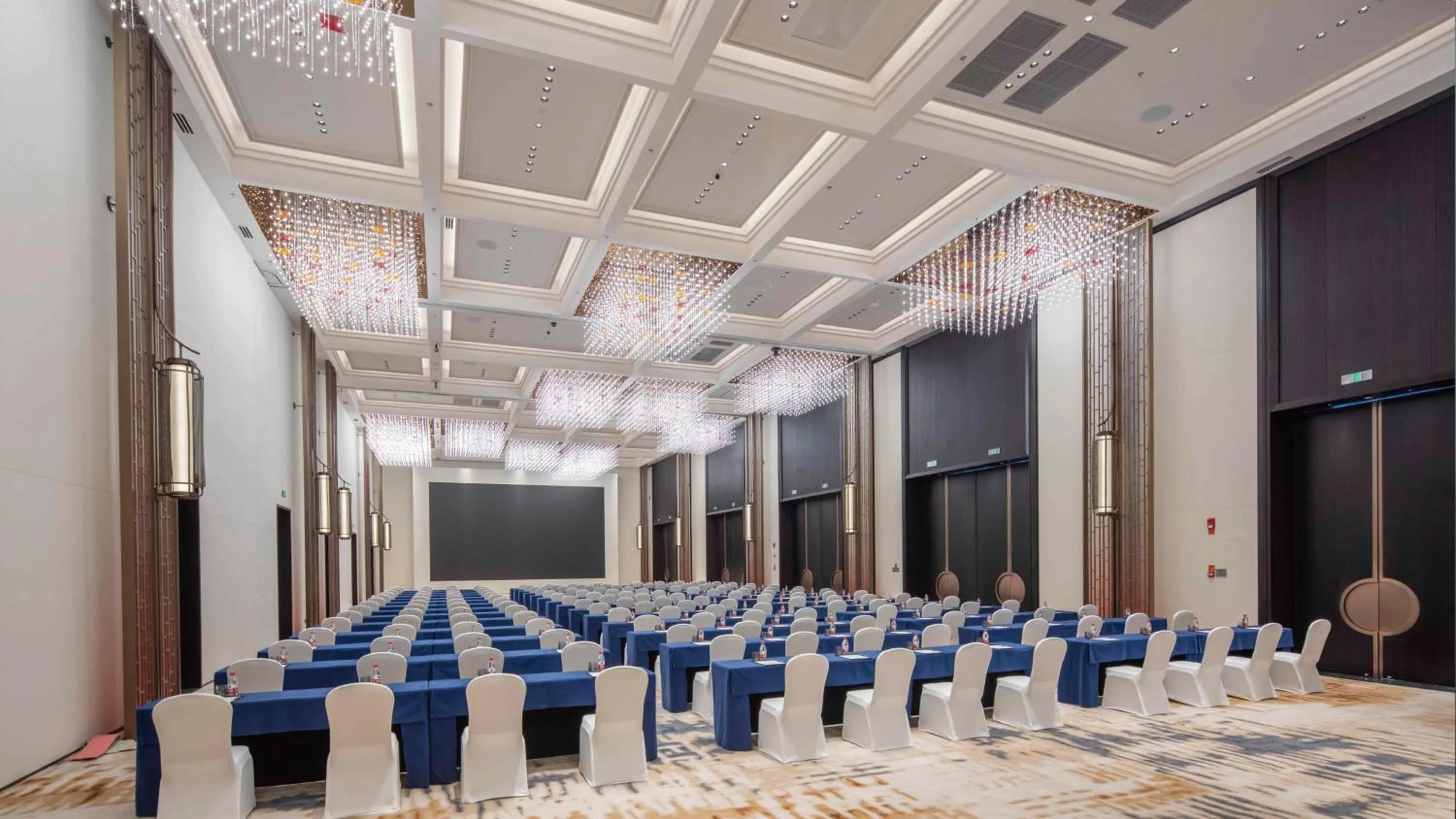 Lobby or reception in Crowne Plaza Beijing Tongzhou