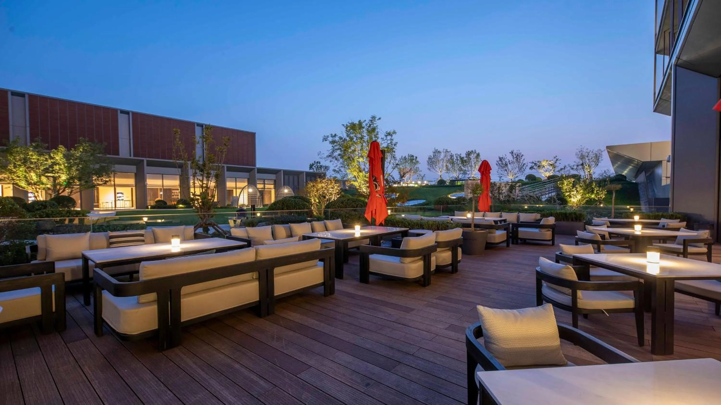 Restaurant/places to eat in Crowne Plaza Beijing Tongzhou