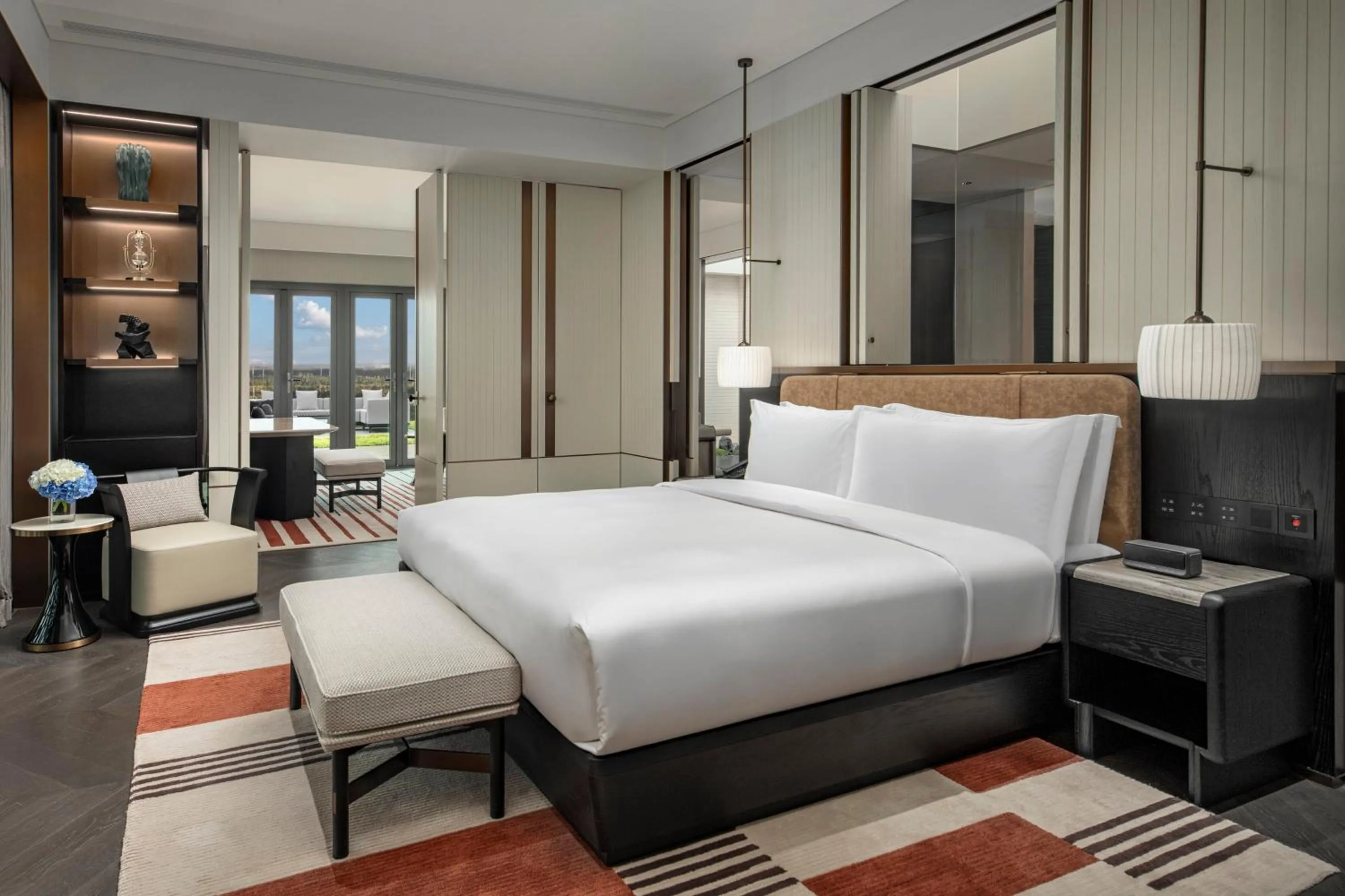 Photo of the whole room, Bed in Crowne Plaza Beijing Tongzhou