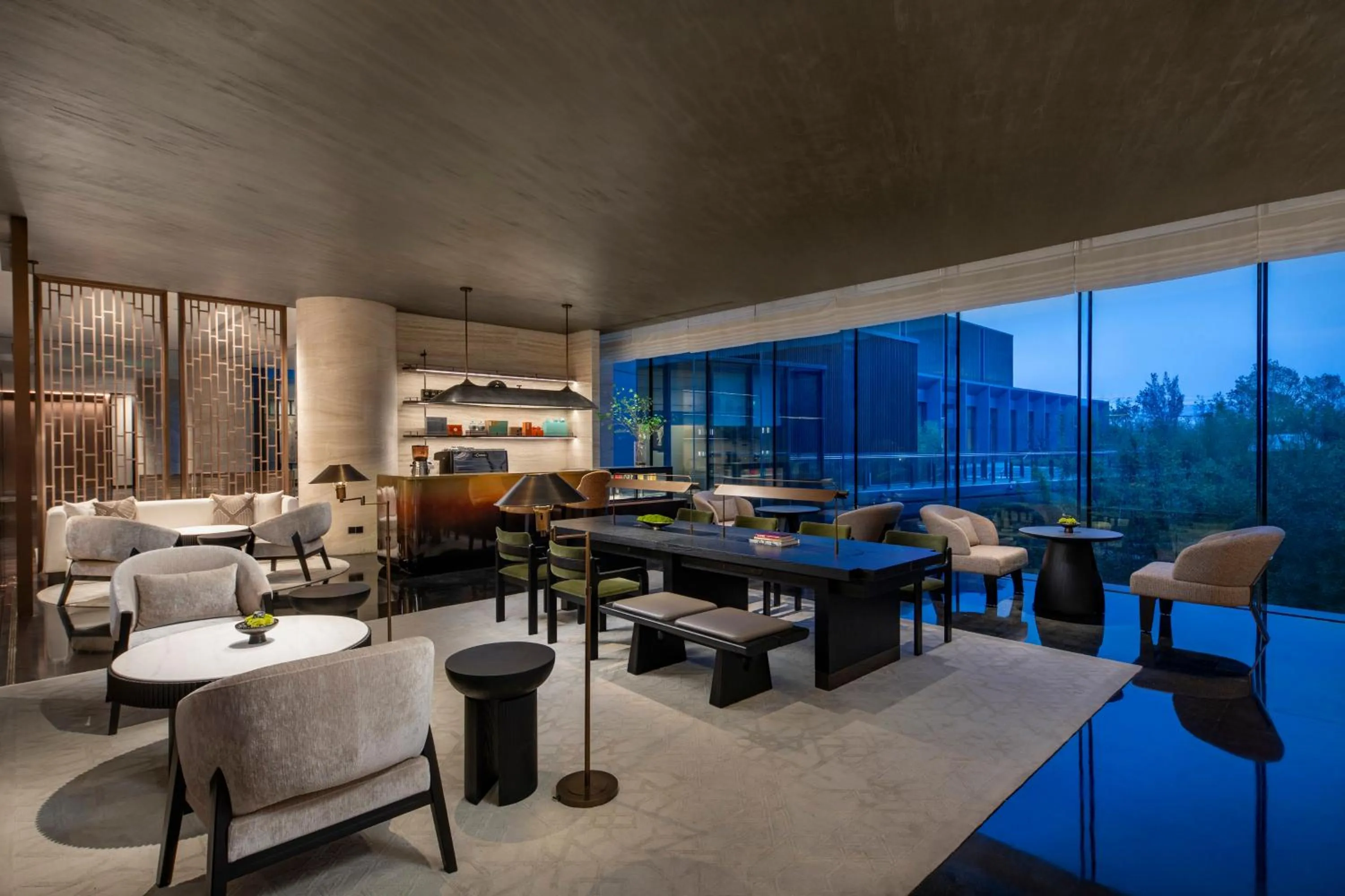 Lounge or bar in Crowne Plaza Beijing Tongzhou