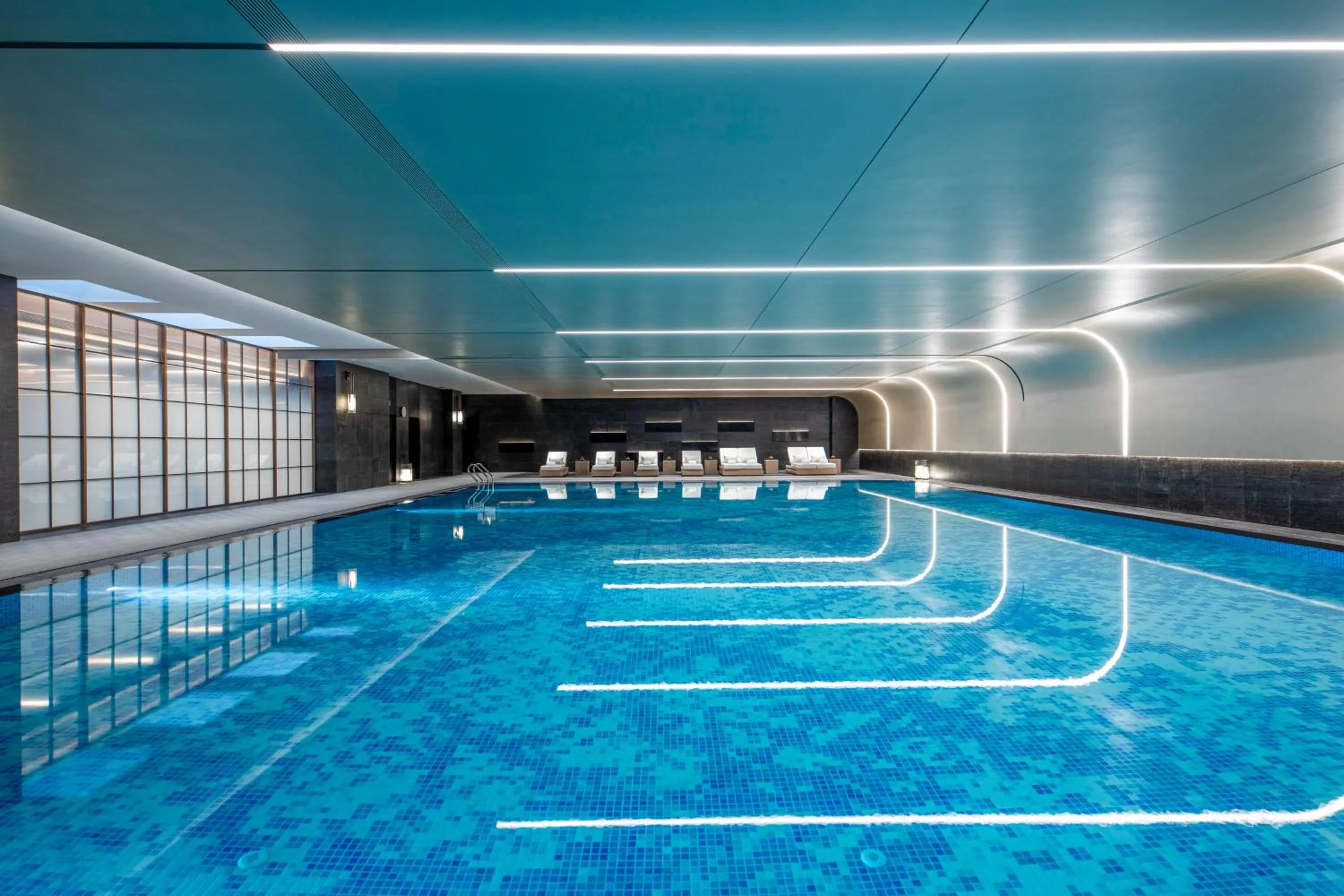 Swimming pool in Crowne Plaza Beijing Tongzhou