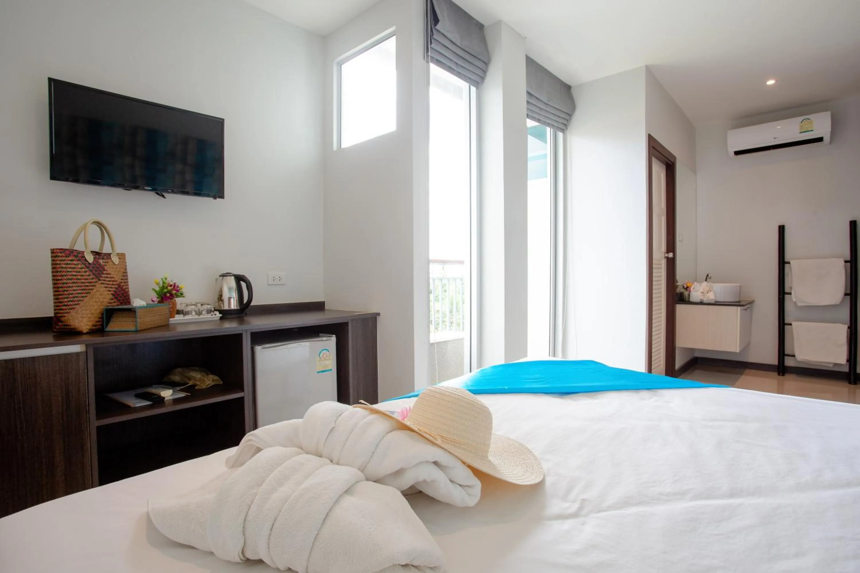 Bed in The Wings Boutique Hotels Krabi Ko Lanta