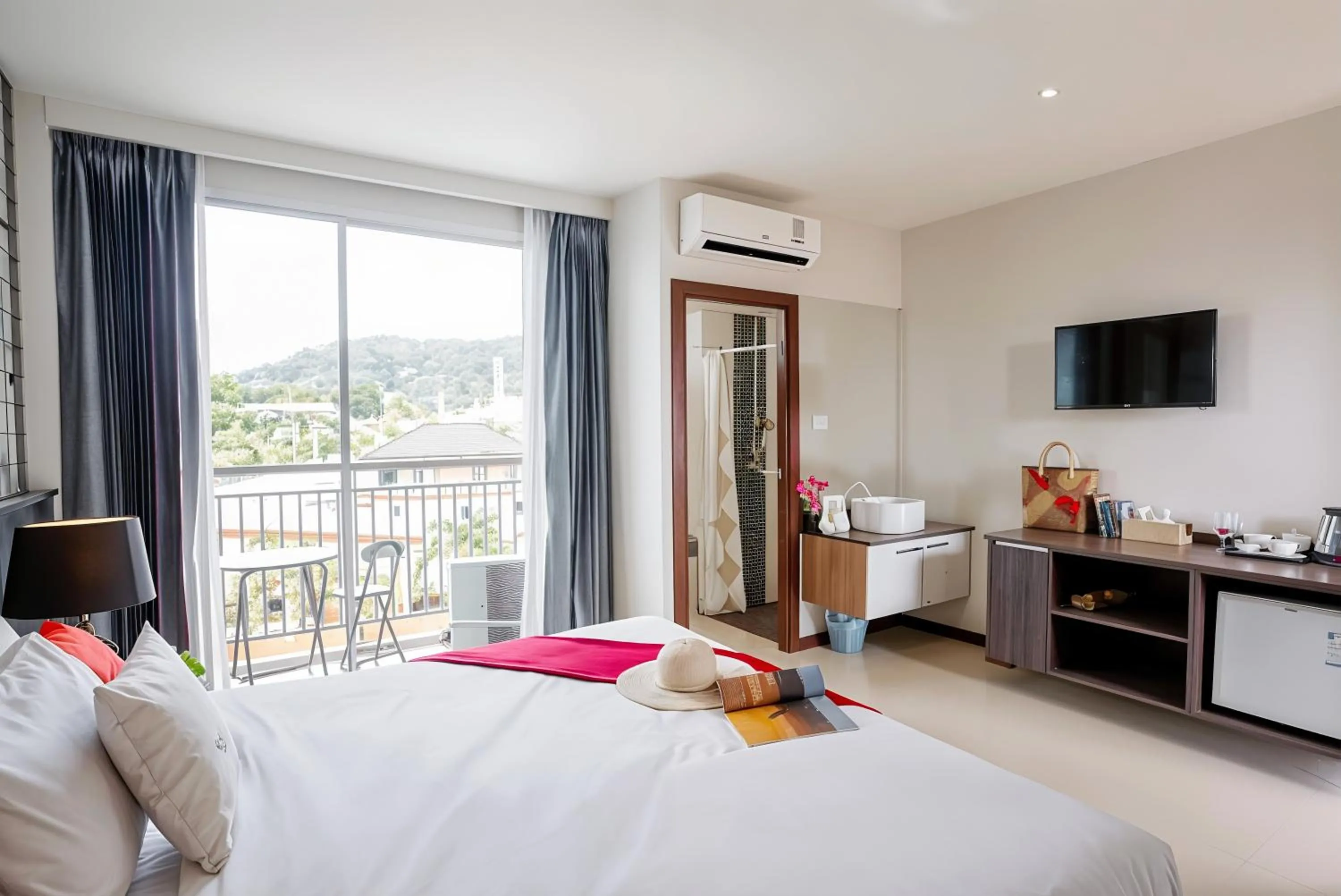 Communal lounge/ TV room, Bed in The Wings Boutique Hotels Krabi Ko Lanta