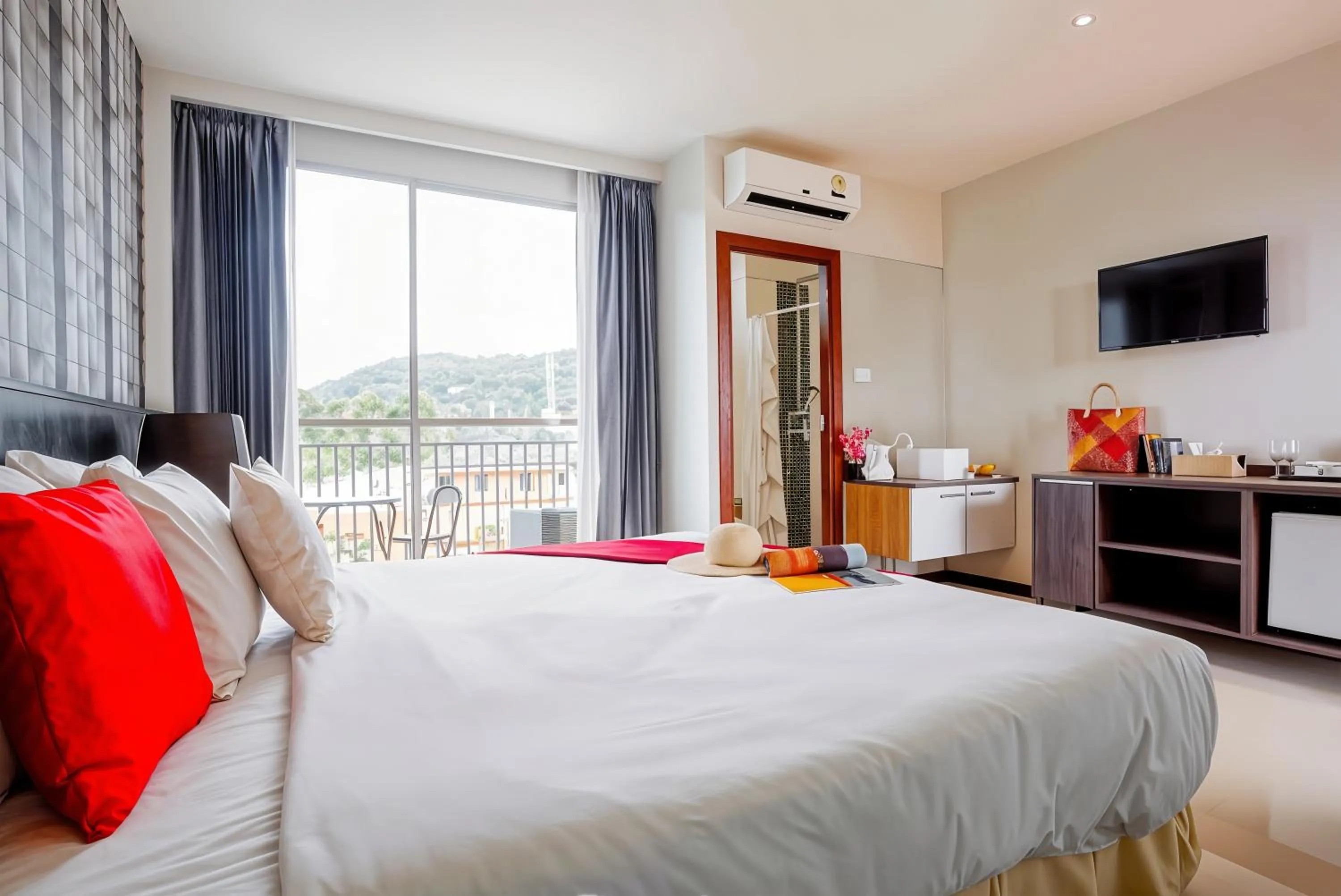 Communal lounge/ TV room, Bed in The Wings Boutique Hotels Krabi Ko Lanta