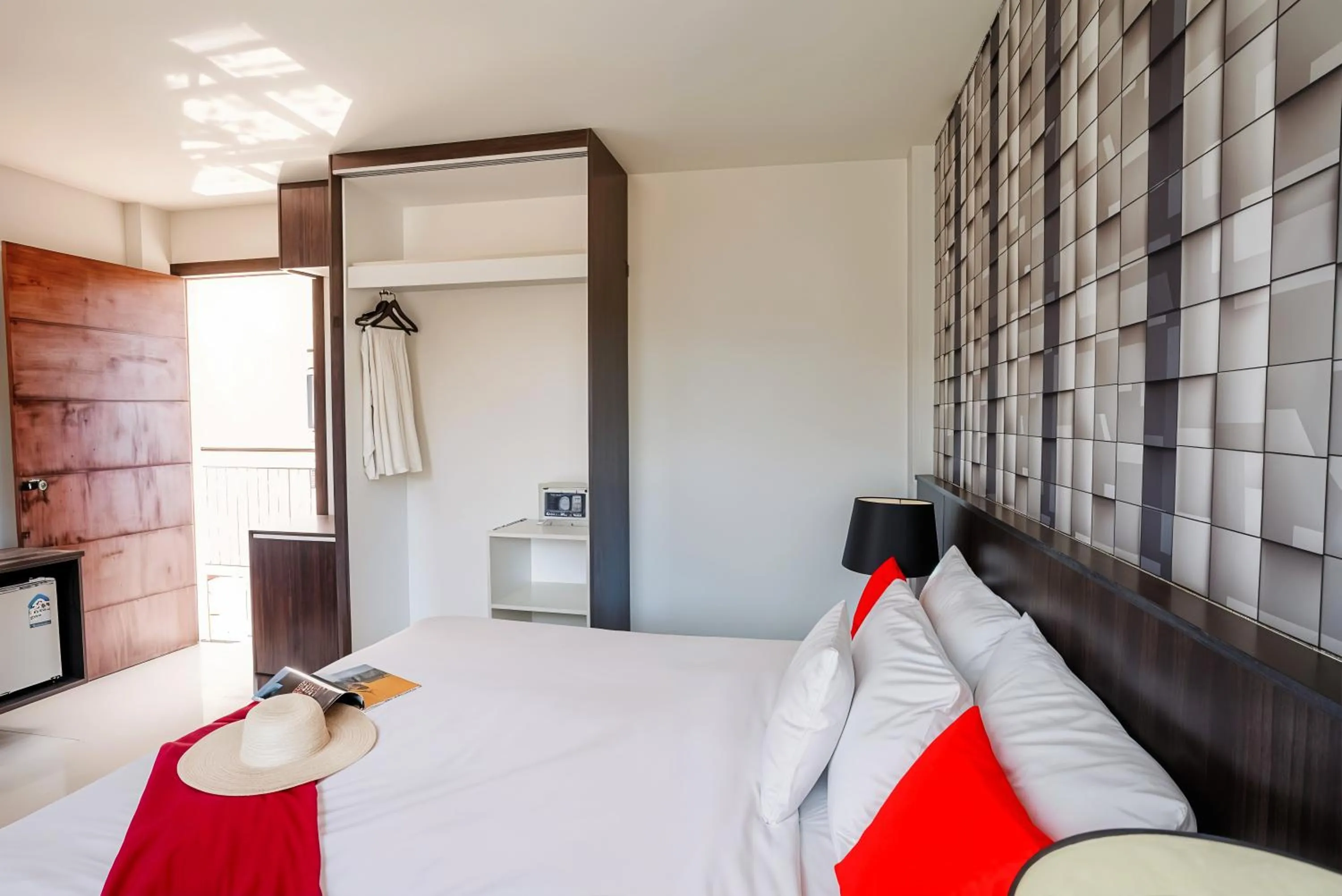 Bed in The Wings Boutique Hotels Krabi Ko Lanta