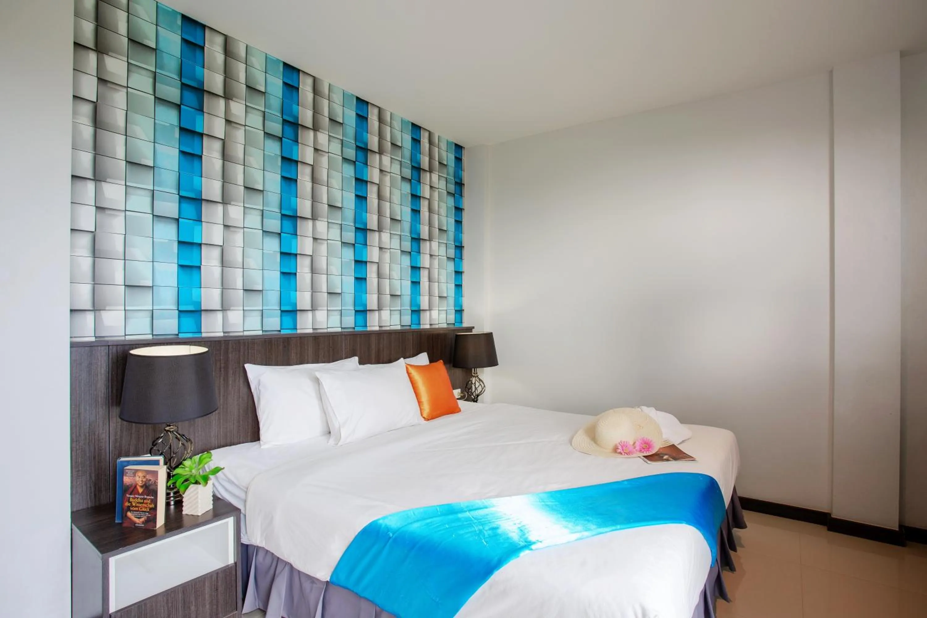 Bed in The Wings Boutique Hotels Krabi Ko Lanta