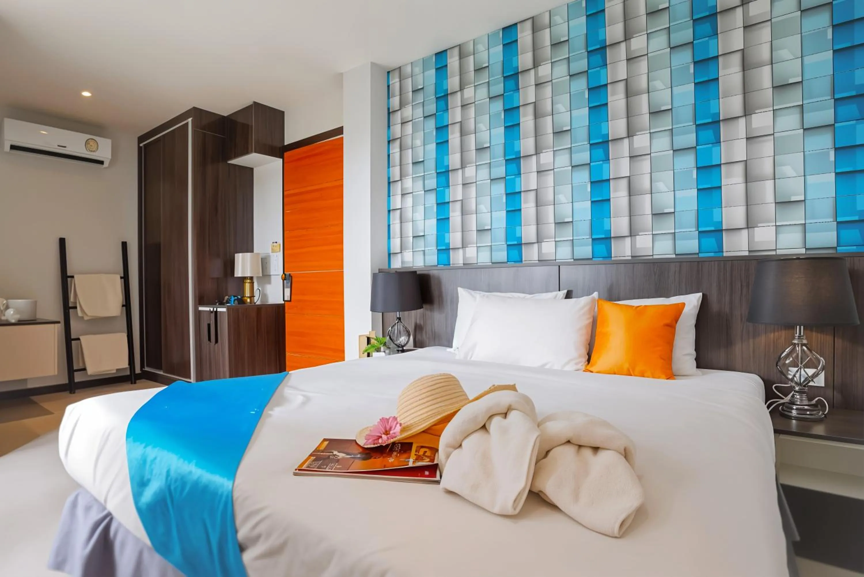 Bed in The Wings Boutique Hotels Krabi Ko Lanta