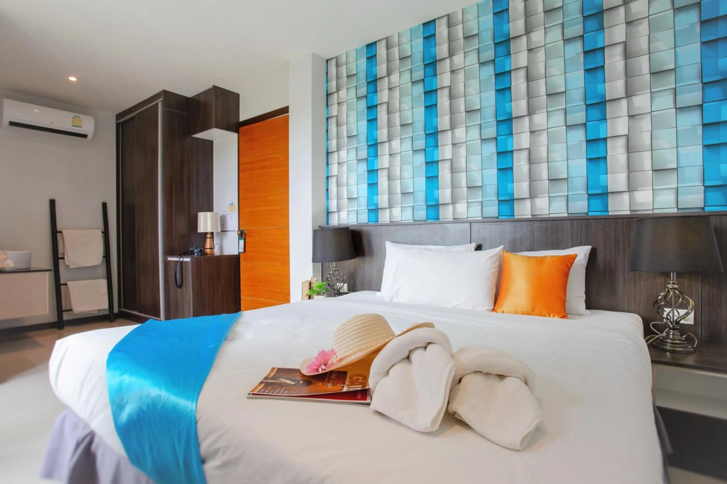 Bed in The Wings Boutique Hotels Krabi Ko Lanta