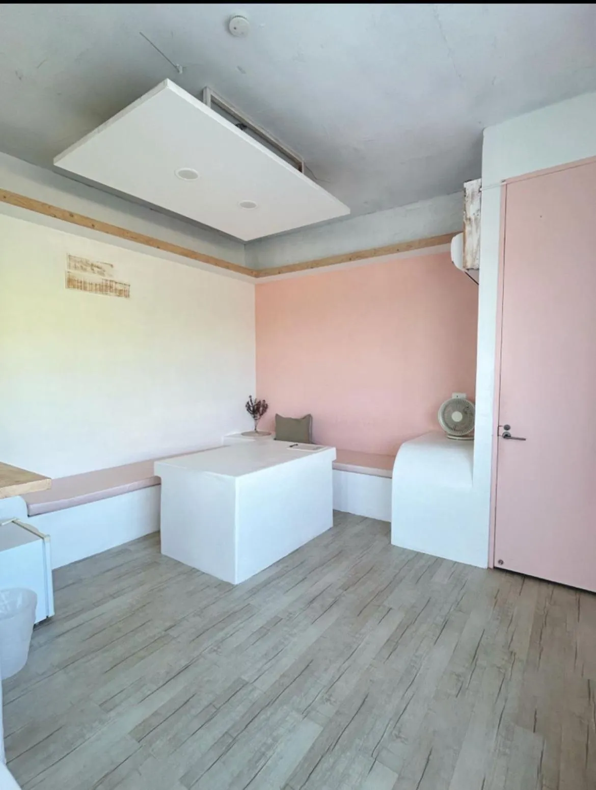 Bed in White&Light B&B