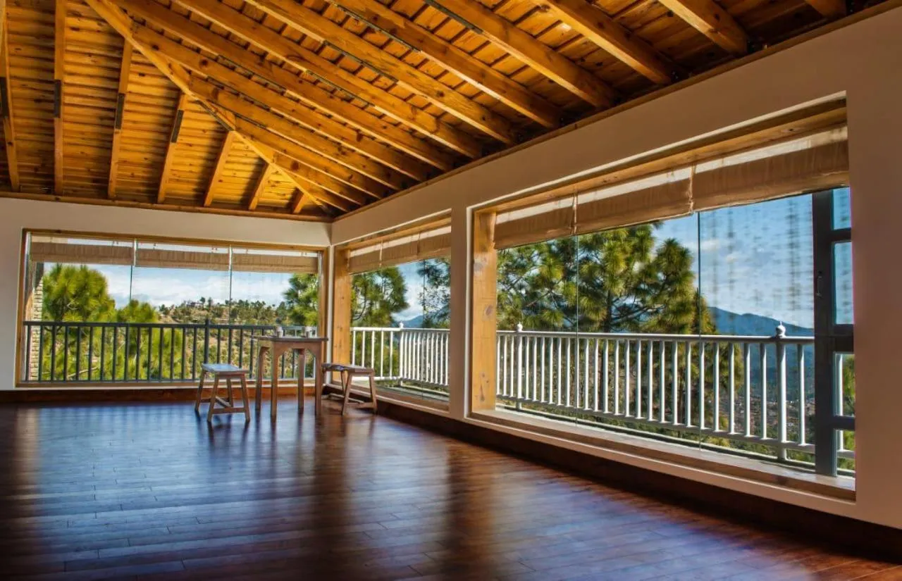 Day in Kasar Rainbow Yoga Retreat