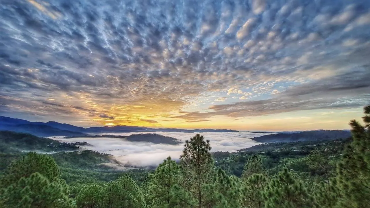 Mountain view in Kasar Rainbow Yoga Retreat