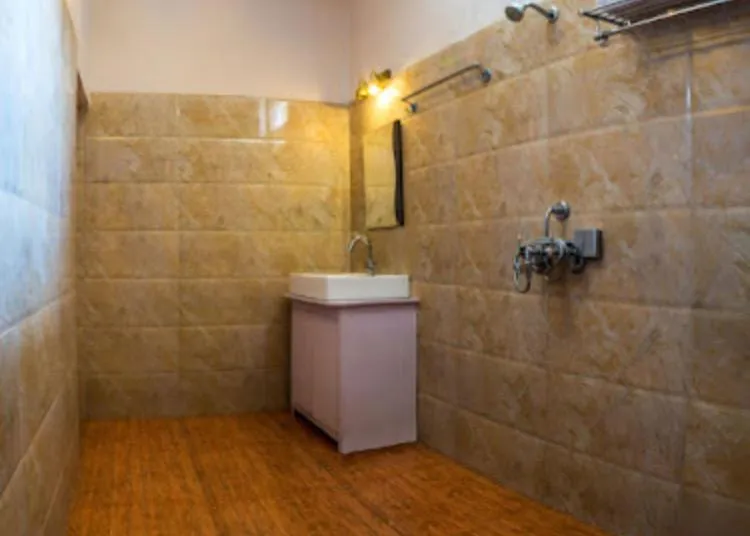 Kasar Rainbow Yoga Retreat