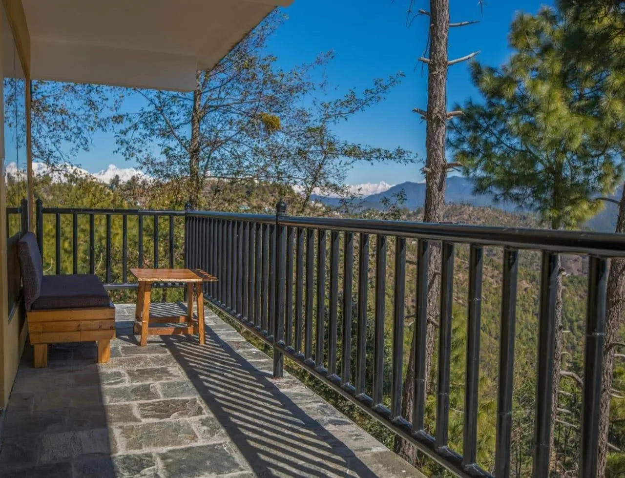 Kasar Rainbow Yoga Retreat