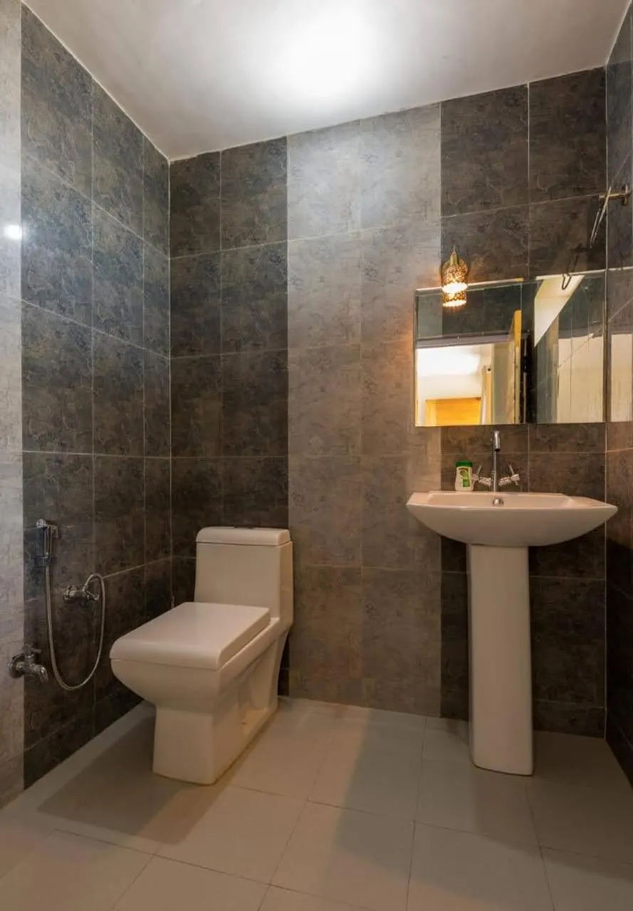 Toilet in Kasar Rainbow Yoga Retreat