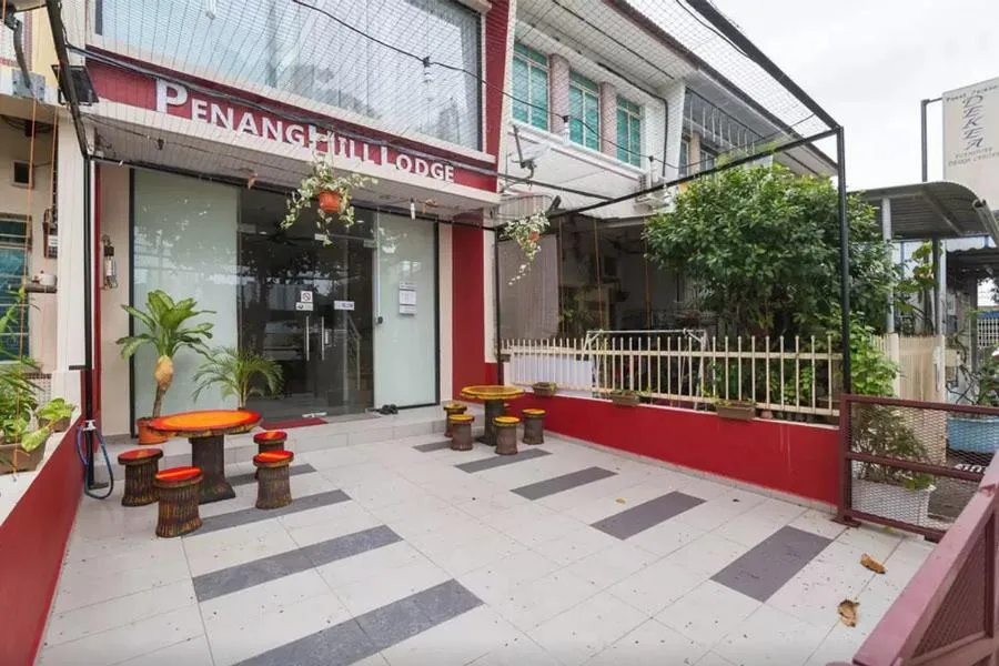 Facade/entrance in Penang Hill Lodge