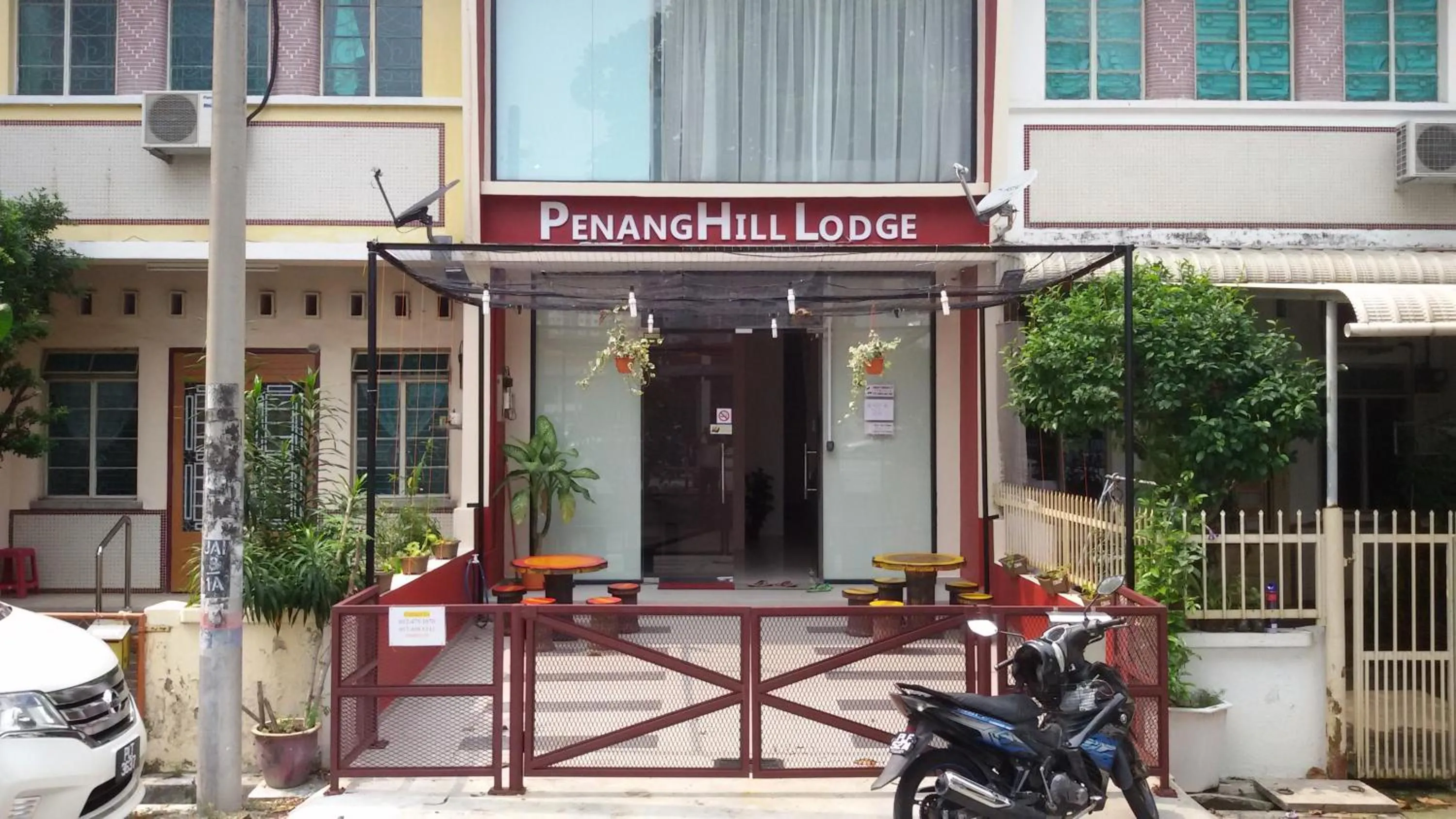 Facade/entrance in Penang Hill Lodge