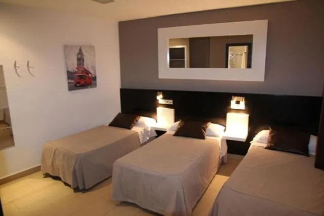 Photo of the whole room, Bed in Hostal Central