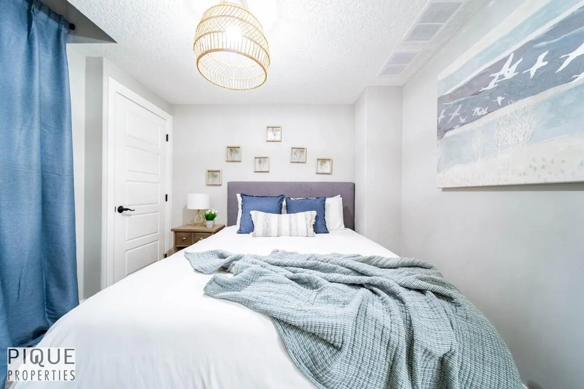 Bed in Chic Retreat with Hot Tub - King Bed - Fireplace - WEM