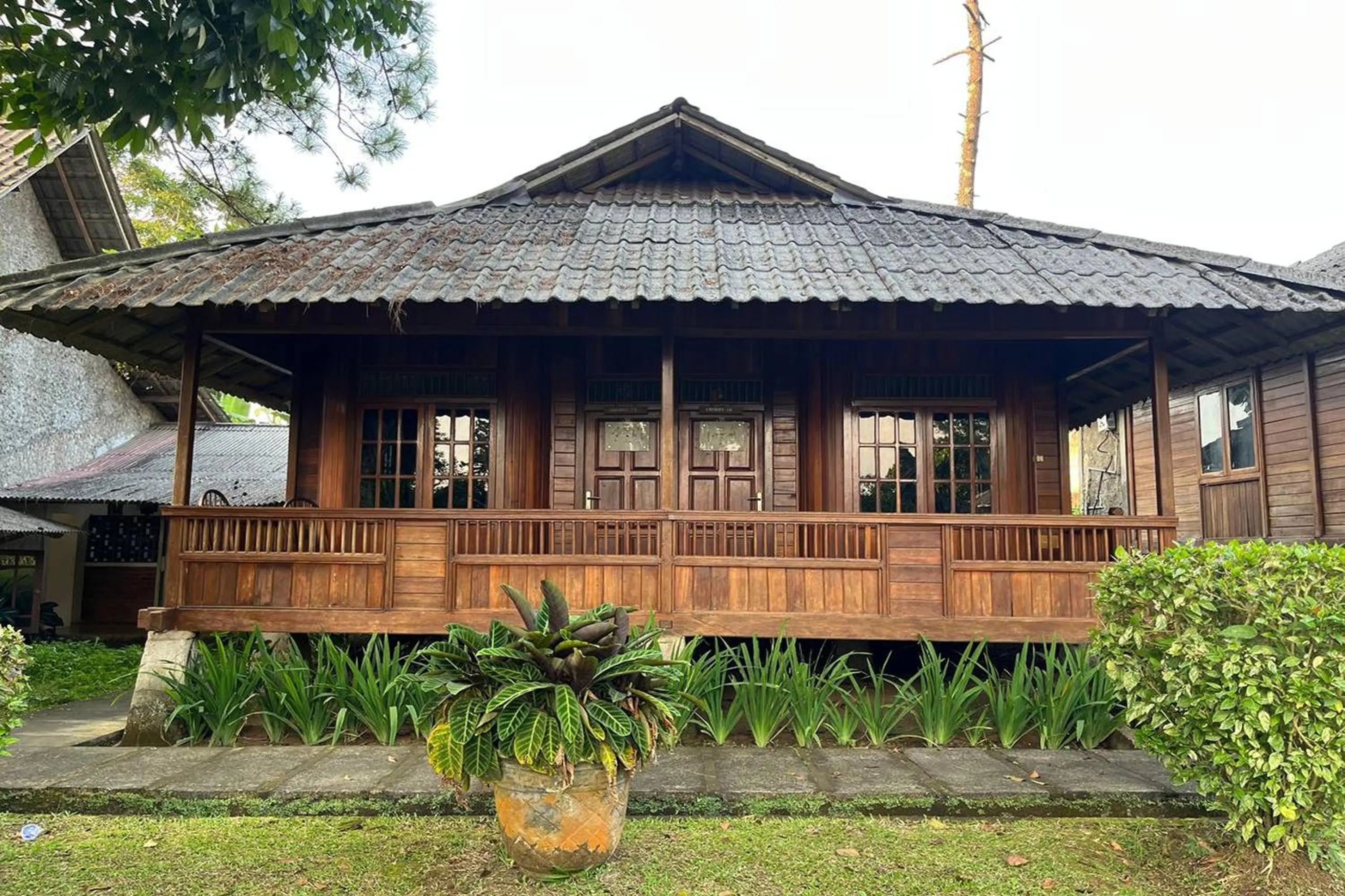 Property building in Tjapoeng Resort Pancawati